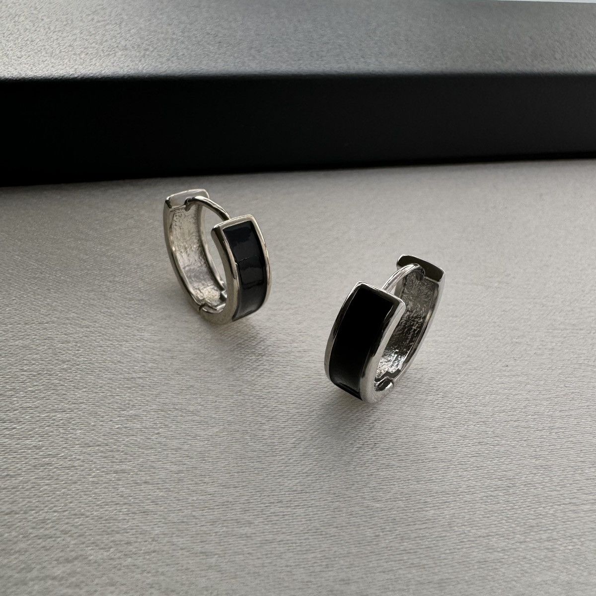 Other Small Hoop Earrings for Men Women Hip Hop Unisex Style Size ONE SIZE - 1 Thumbnail