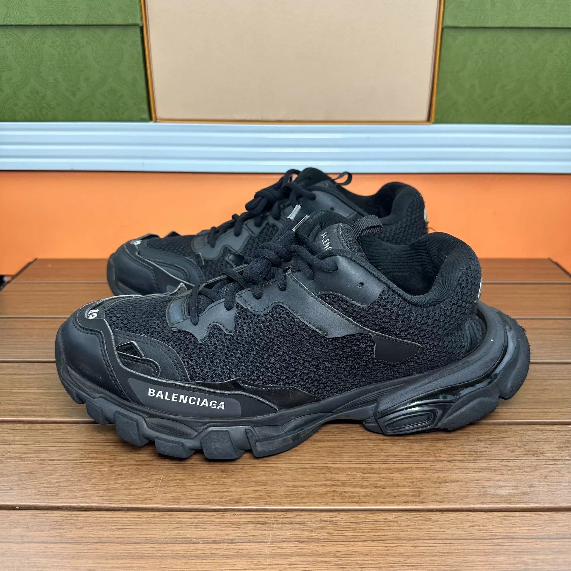 Balenciaga Balenciaga Distressed Black Lowtop Sneakers 10 Men Size US 10 / EU 43 - 1 Thumbnail