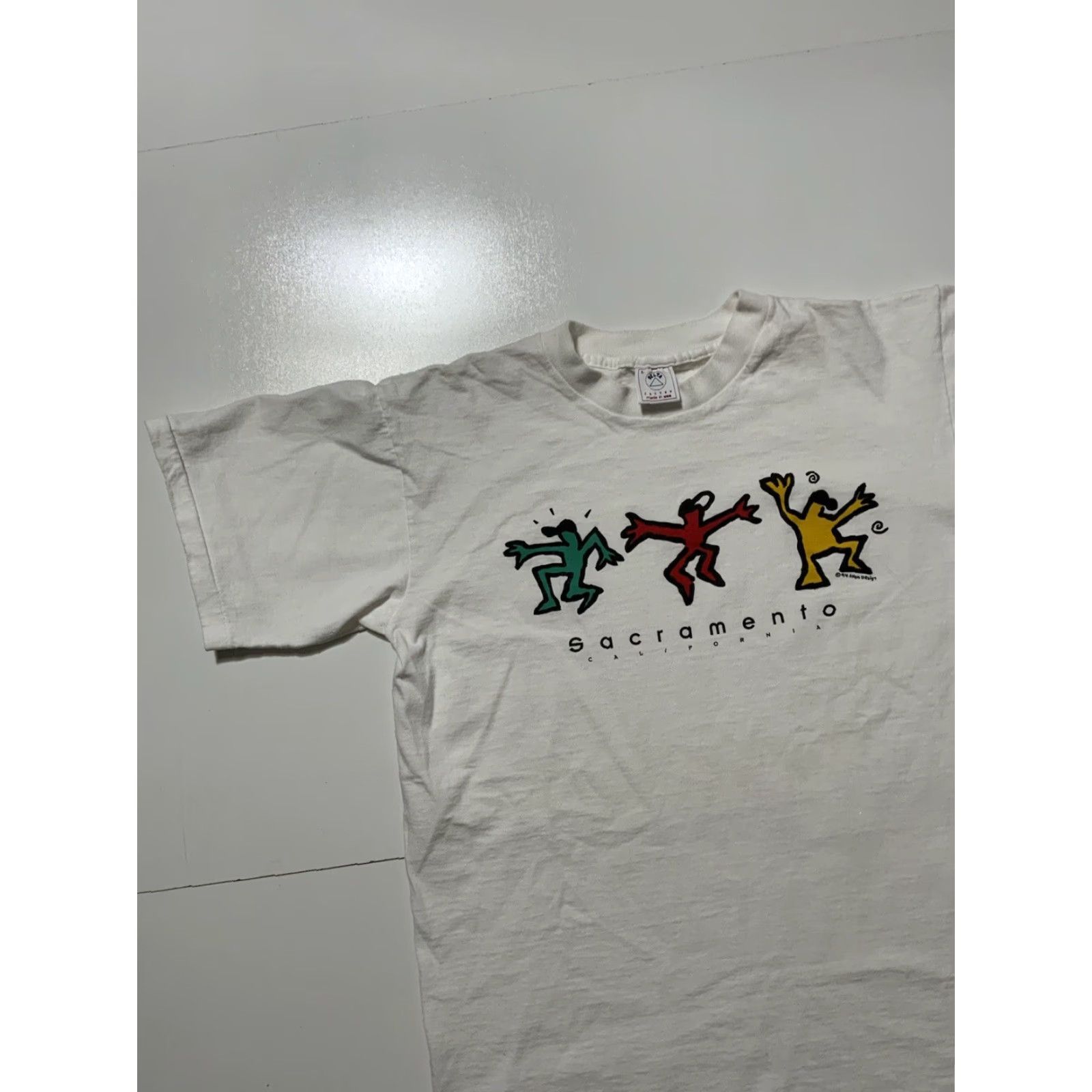 Vintage VINTAGE 1994 90s Lyon Design Dance Sacramento California Single Stitch T-Shirt L Mens Size US L / EU 52-54 / 3 - 4 Thumbnail