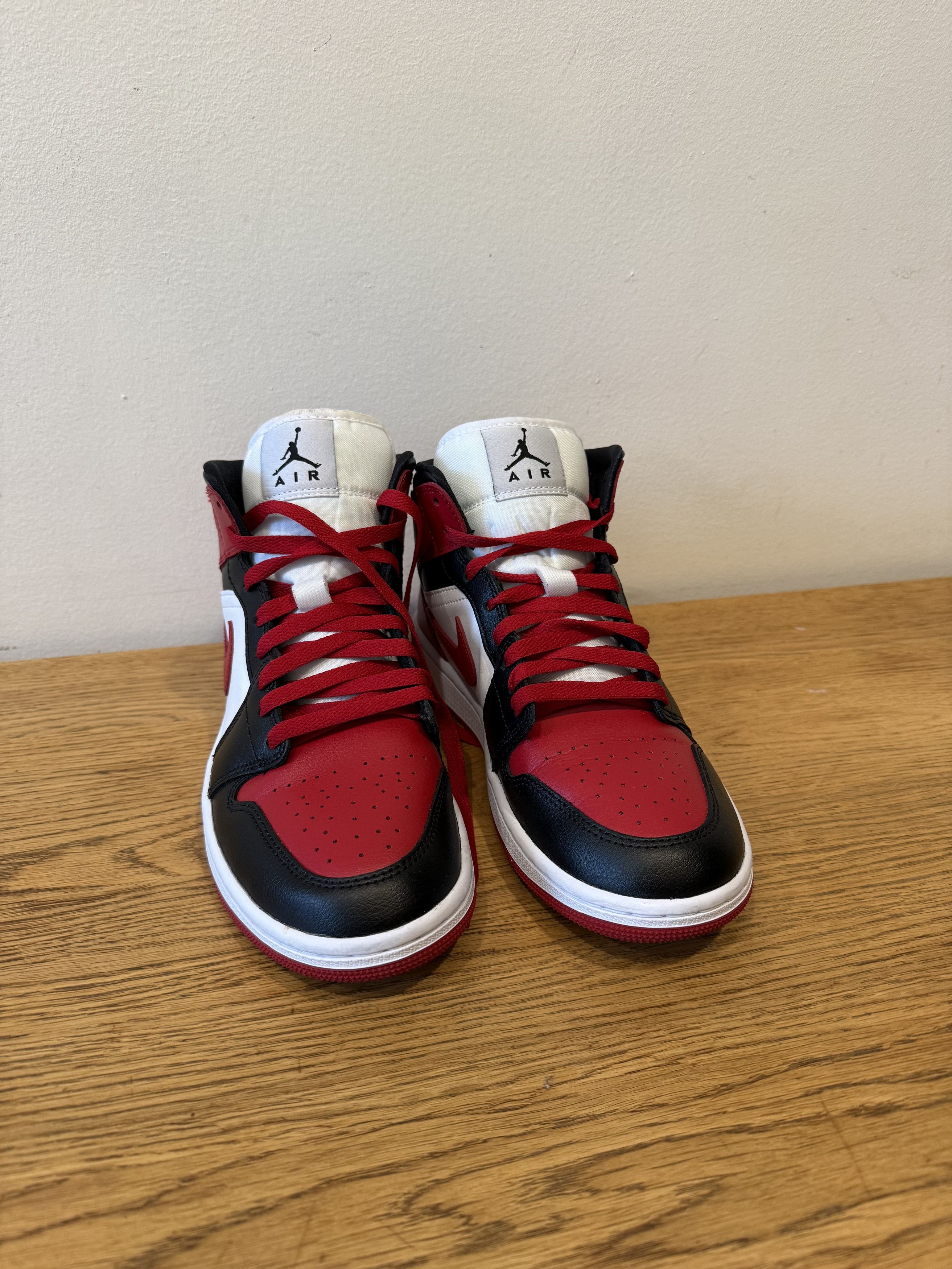 Jordan Brand Air Jordan 1 Mid Size US 9 / IT 39 - 3 Thumbnail