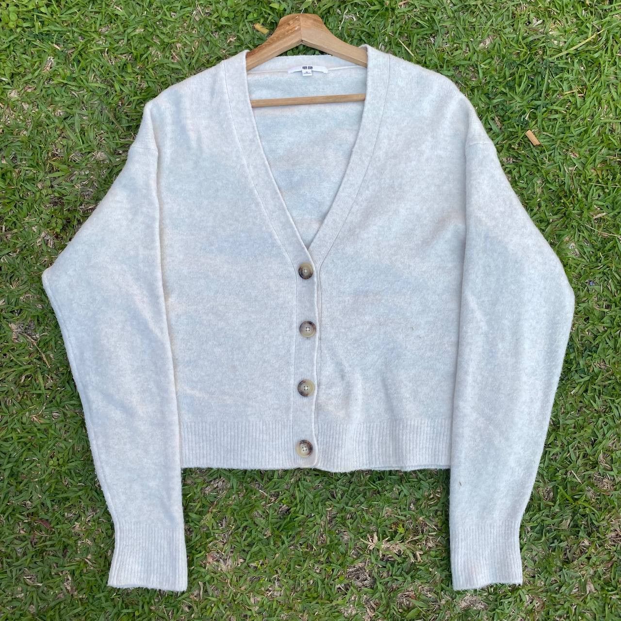 Uniqlo Cardigan Cropped Button