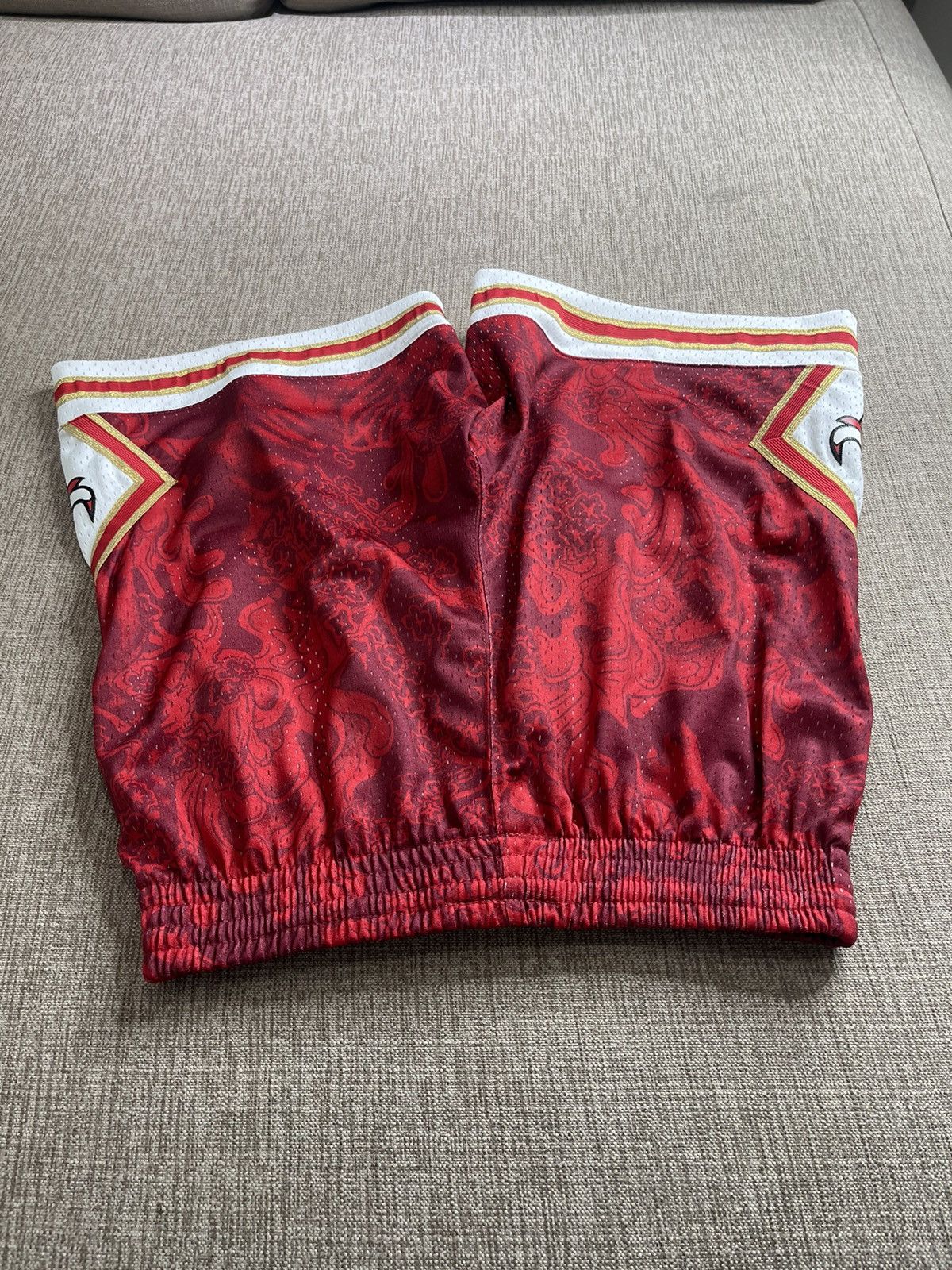 Mitchell & Ness Chicago Bulls Mitchell & Ness Hardwood Classics Lunar Year Size US 36 / EU 52 - 3 Thumbnail