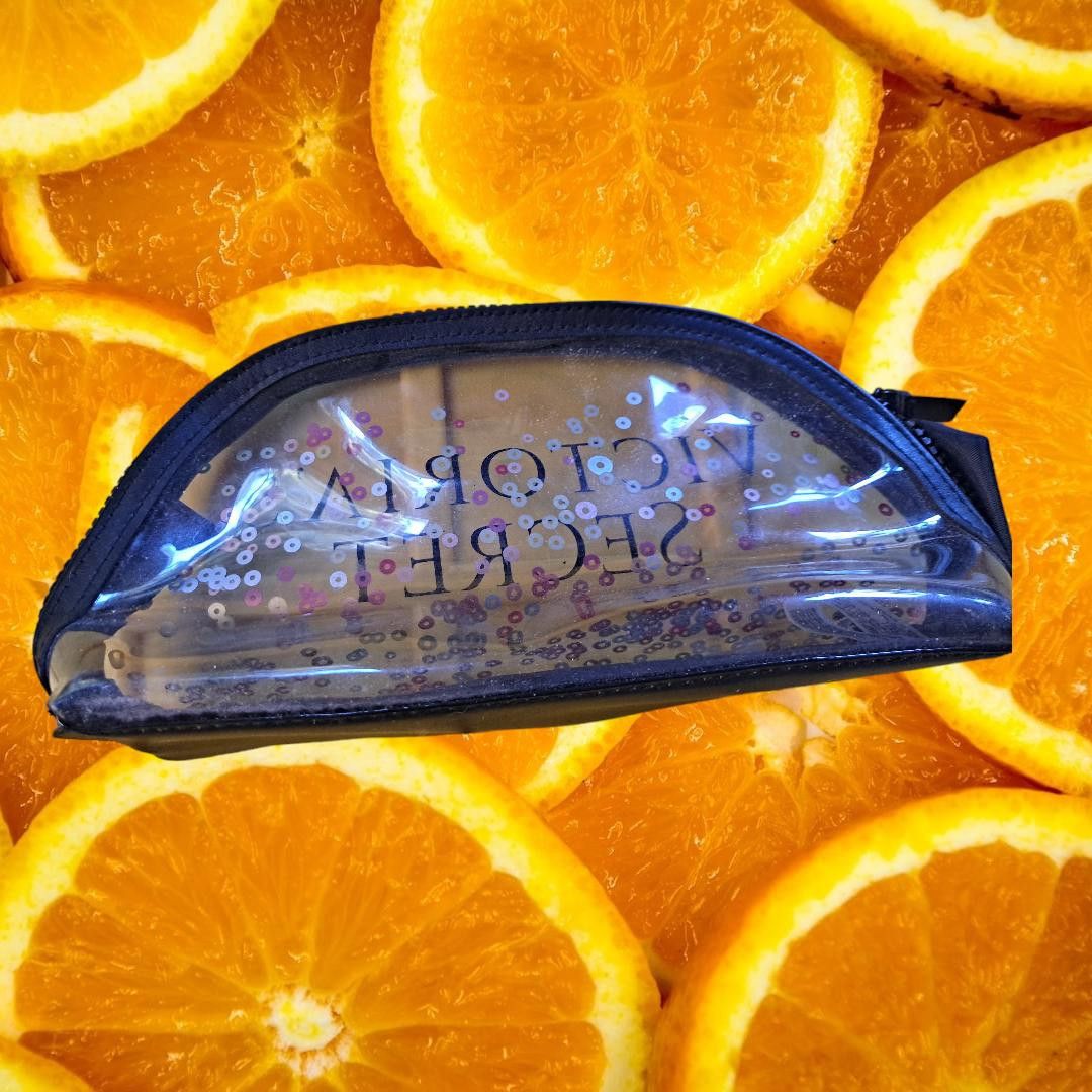 Victoria's Secret Victoria's Secrets See Through Sequin Makeup Bag Clutch Purs Size ONE SIZE - 3 Thumbnail