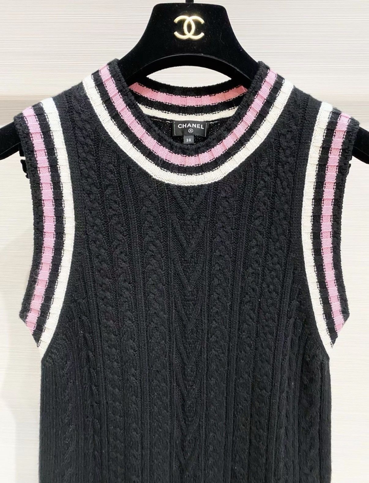 Chanel Chanel 23P Classic Black Cashmere Sleeveless Knit Dress J33 Size XS / US 0-2 / IT 36-38 - 2 Thumbnail