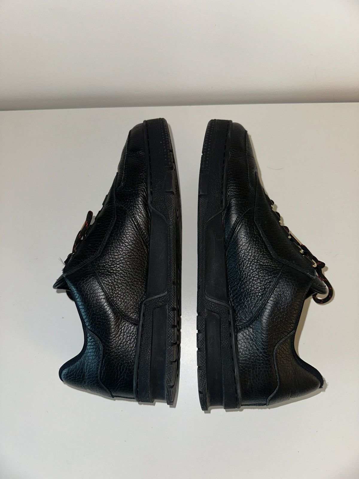 Louis Vuitton Louis Vuitton Black Calfskin Leather Sneaker Size US 8 / EU 41 - 7 Thumbnail