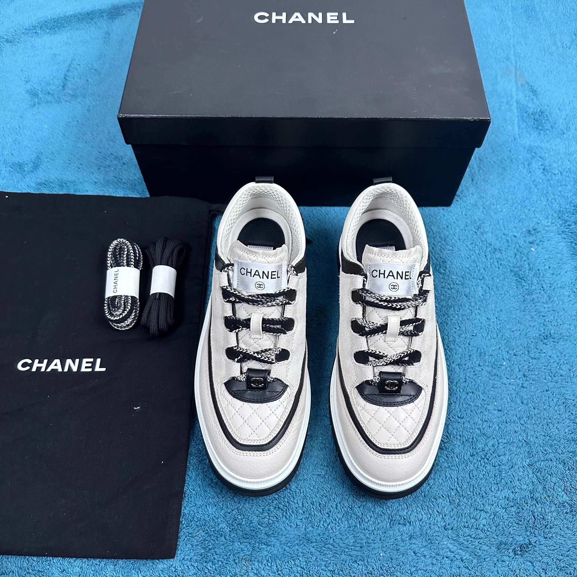 Chanel Chanel 25C Suede Low-Top White Sneakers Size 37.5 Size US 6.5 / IT 36.5 - 1 Thumbnail