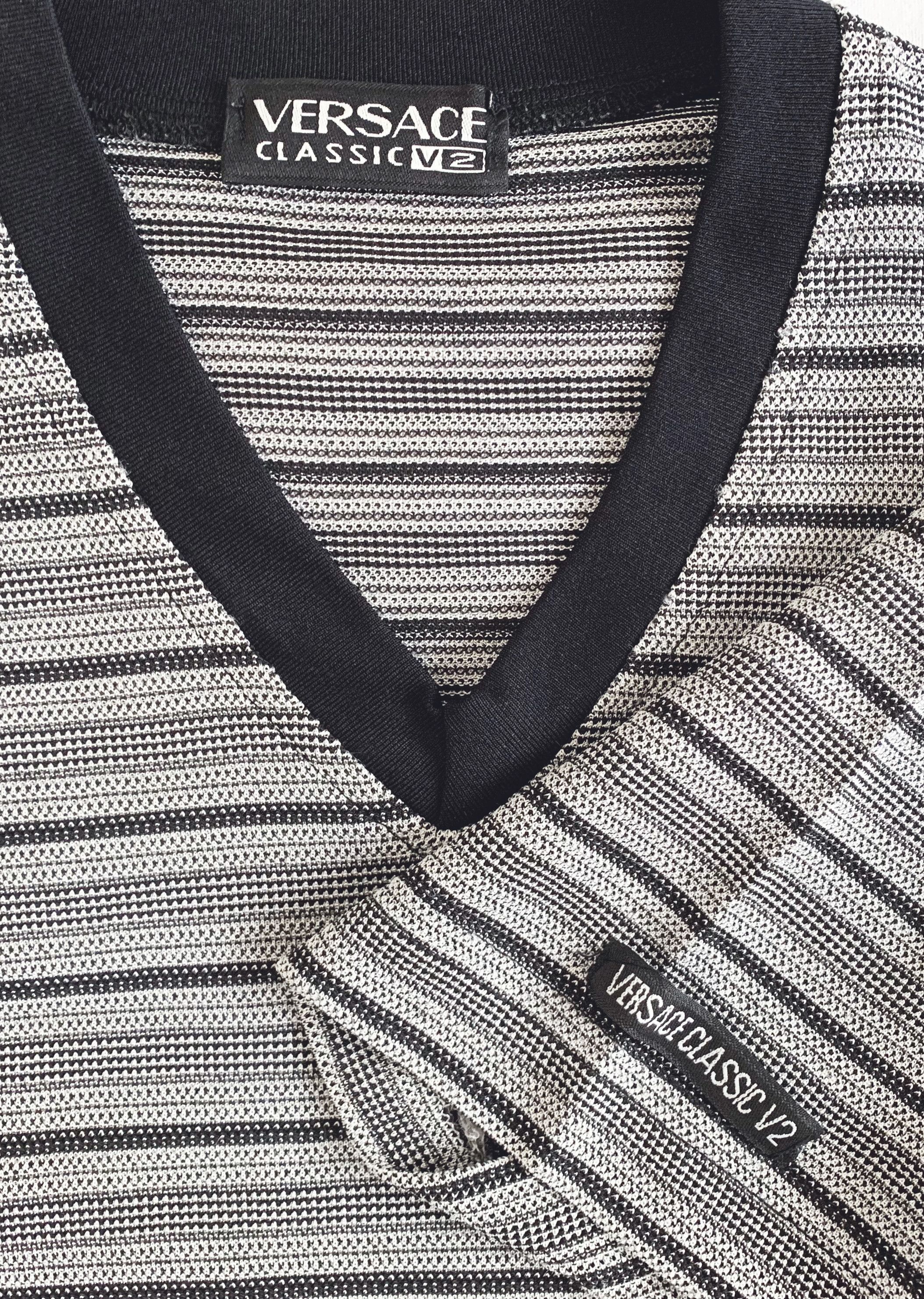 Versace Vintage 90s VERASCE CLASSIC V2 T shirt Tee V Neck Striped Size US M / EU 48-50 / 2 - 4 Thumbnail