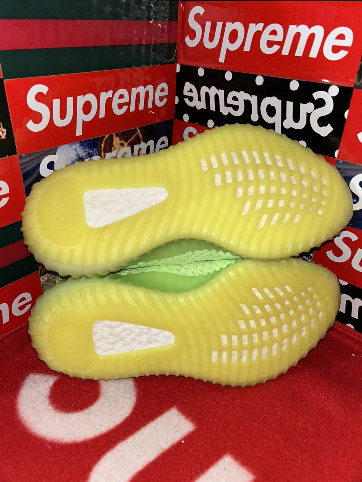 Adidas adidas Yeezy Boost 350 V2 Glow EG5293 size 5 1/2 VNDS Size US 5.5 / EU 38 - 5 Thumbnail