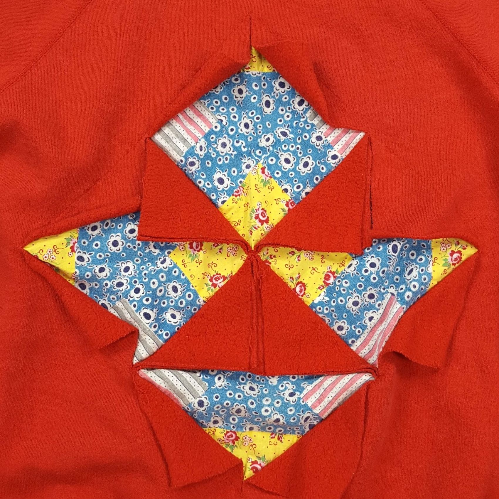 Vintage VINTAGE Red Quilt Square Size M Crewneck 80s 90s Sweatshirt Pullover Raglan Sewing Women Size M / US 6-8 / IT 42-44 - 3 Thumbnail