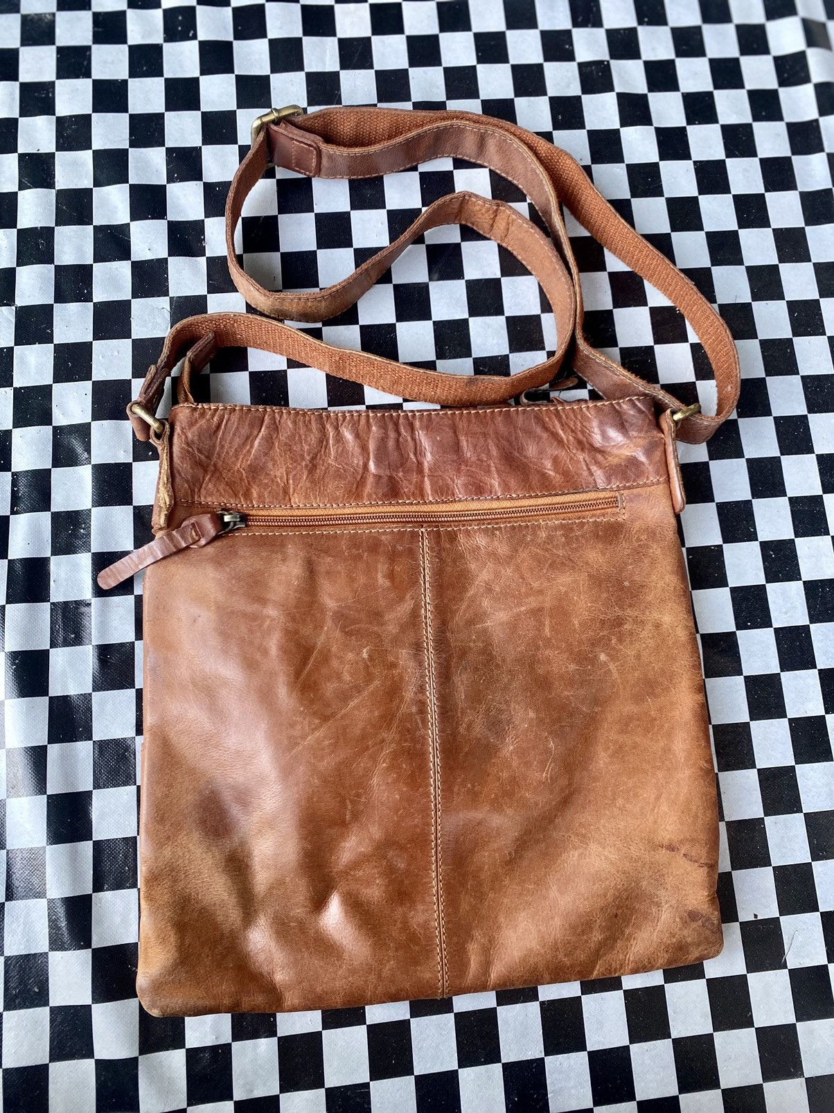Leather × Vintage Vintage Leather Crossbody bag Oran Leather Australia Size ONE SIZE - 6 Thumbnail