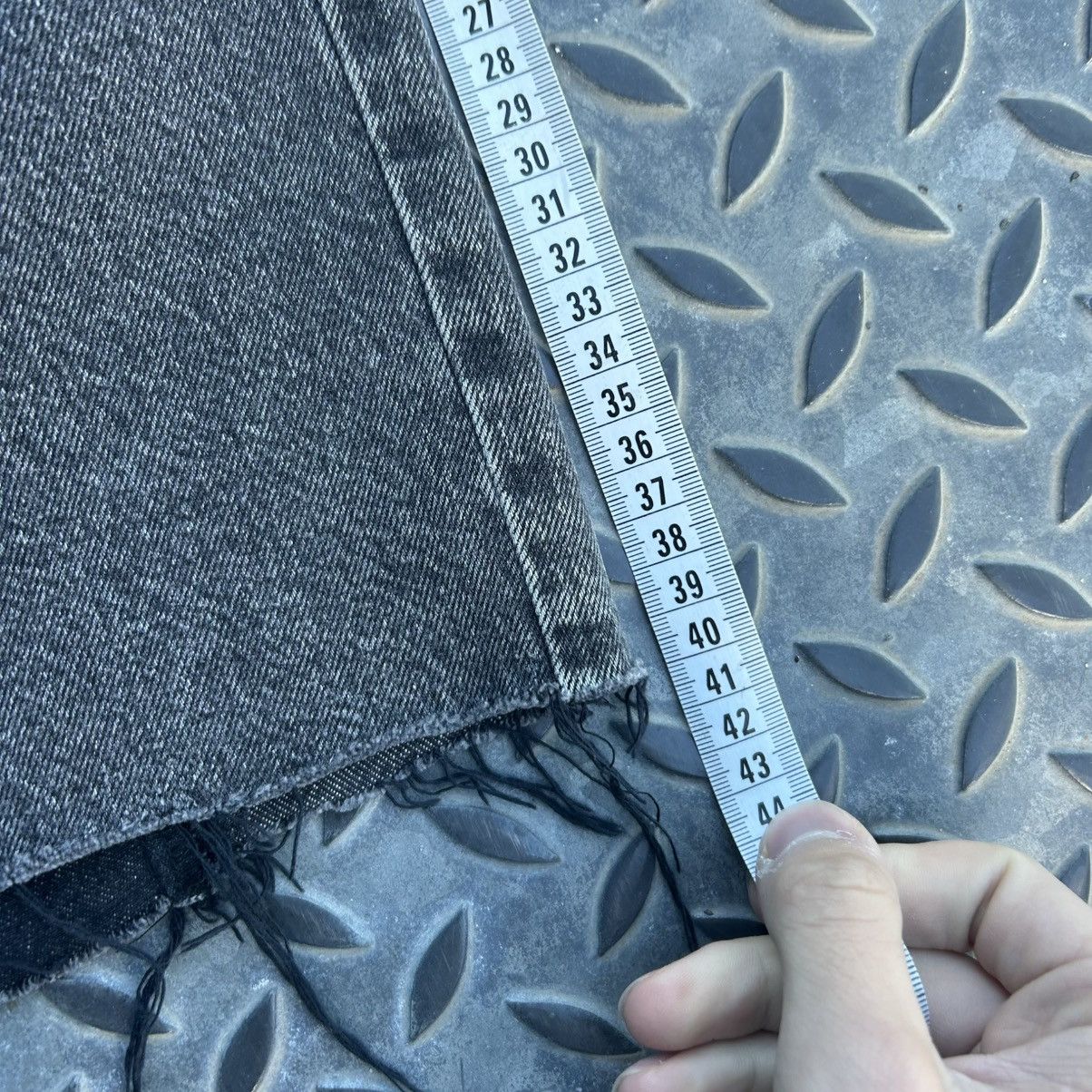 Levi's × Vetements Levi's x Vetements 2018 Size 28" / US 6 / IT 42 - 14 Thumbnail