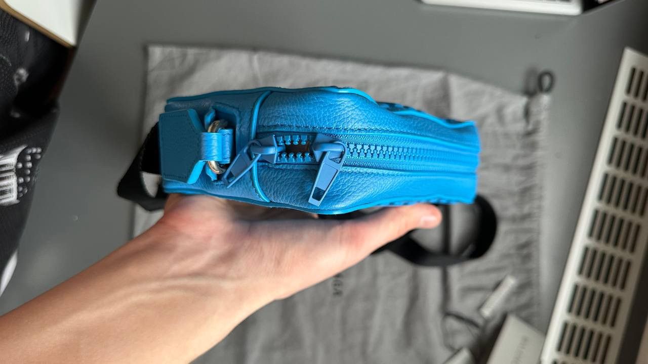 Balenciaga Balenciaga Car Camera Bag Blue Size ONE SIZE - 3 Thumbnail