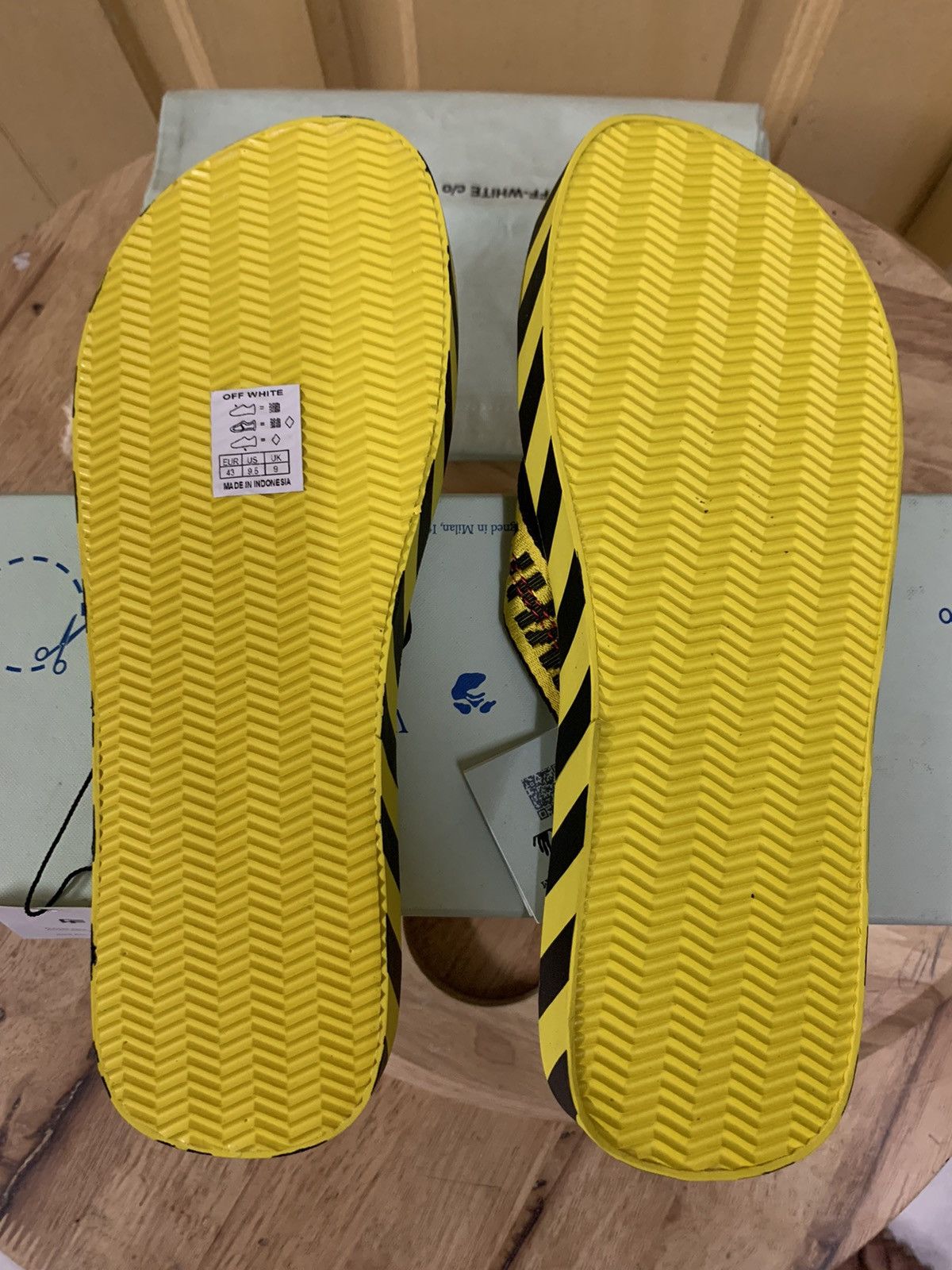 Off-White Off-White Industrial Logo Flip Flops Yellow/Black Size US 9.5 / EU 42-43 - 6 Thumbnail