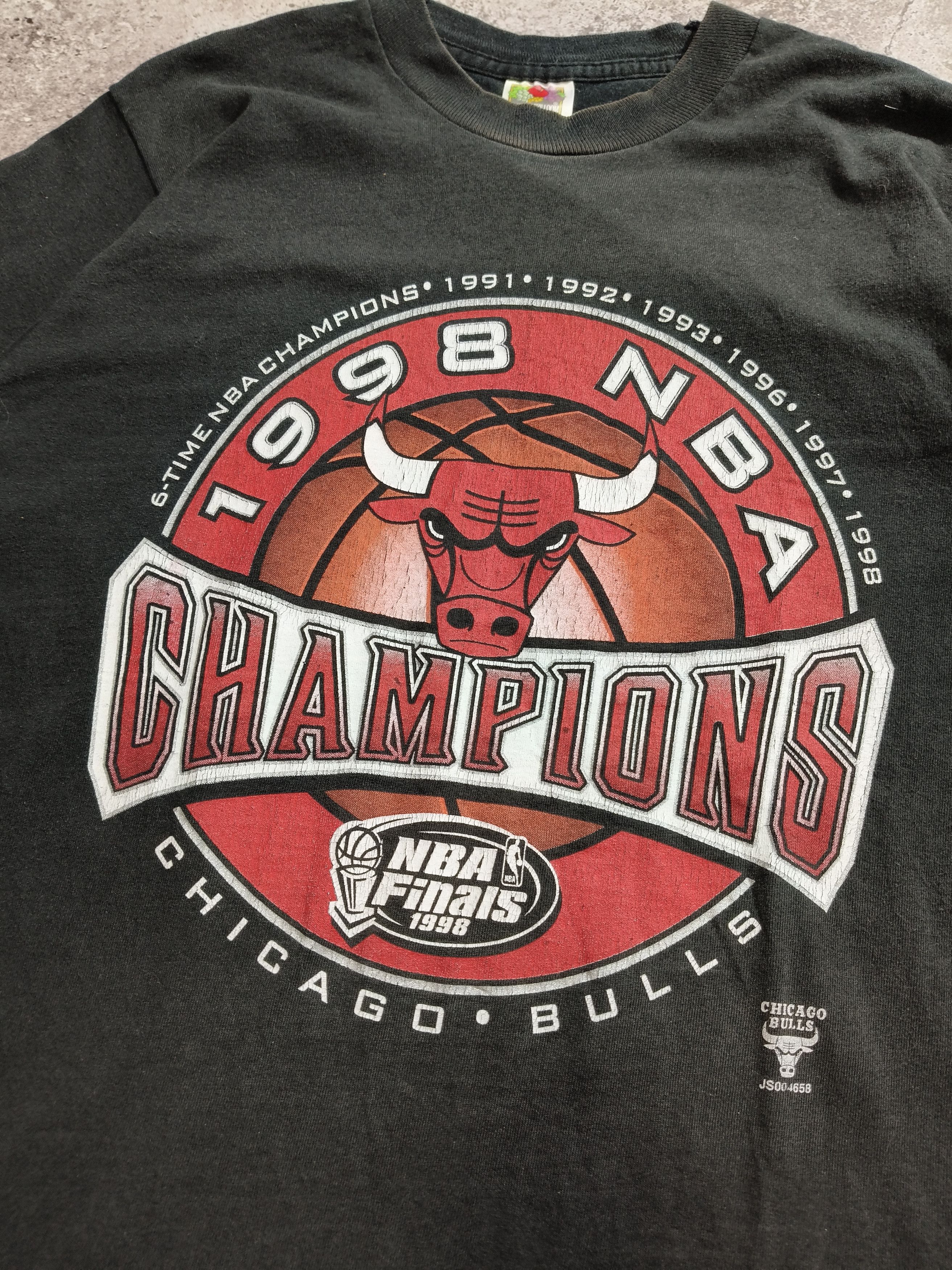 Vintage Vintage Chicago Bulls 1998 NBA Champions T-shirt Size US M / EU 48-50 / 2 - 3 Thumbnail