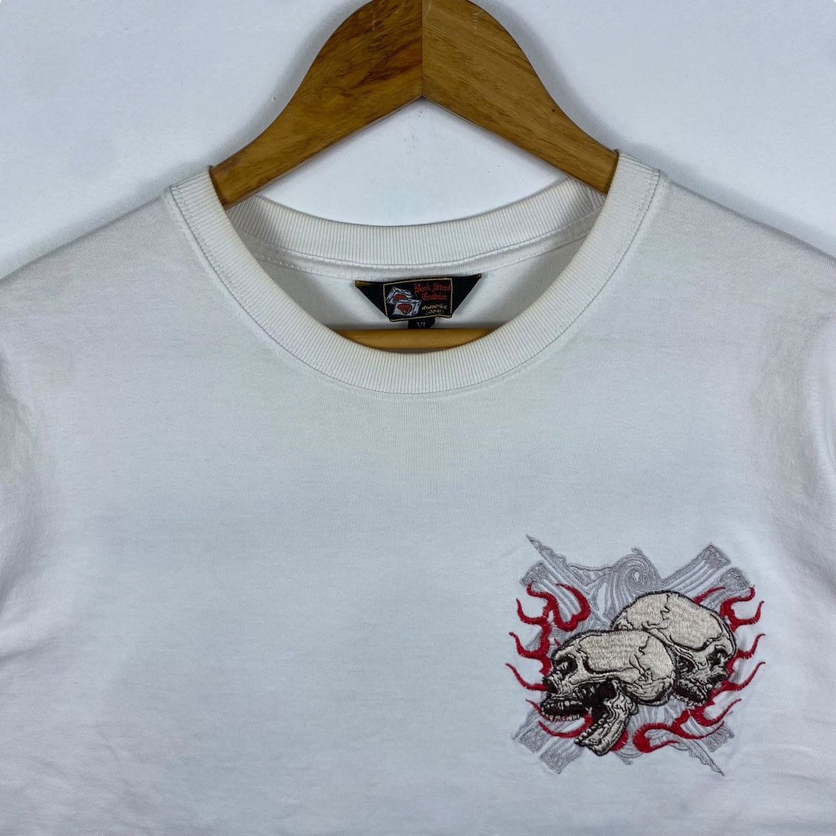 Japanese Brand BACK STREET CRAWLER Domestic Japan Embroidery Skulls Tee Size US XL / EU 56 / 4 - 5 Thumbnail