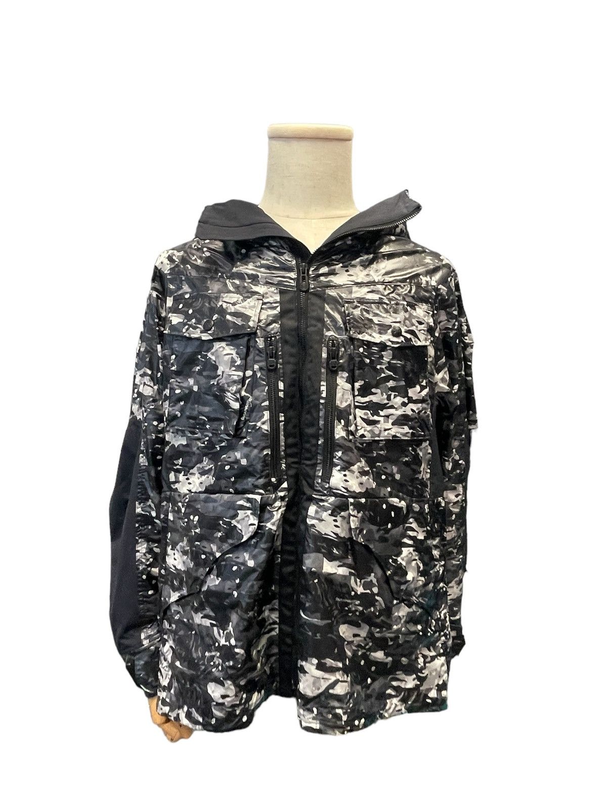 White Mountaineering BLACK AND WHITE PRINTED ZIP UP HOODIE Size US M / EU 48-50 / 2 - 3 Thumbnail