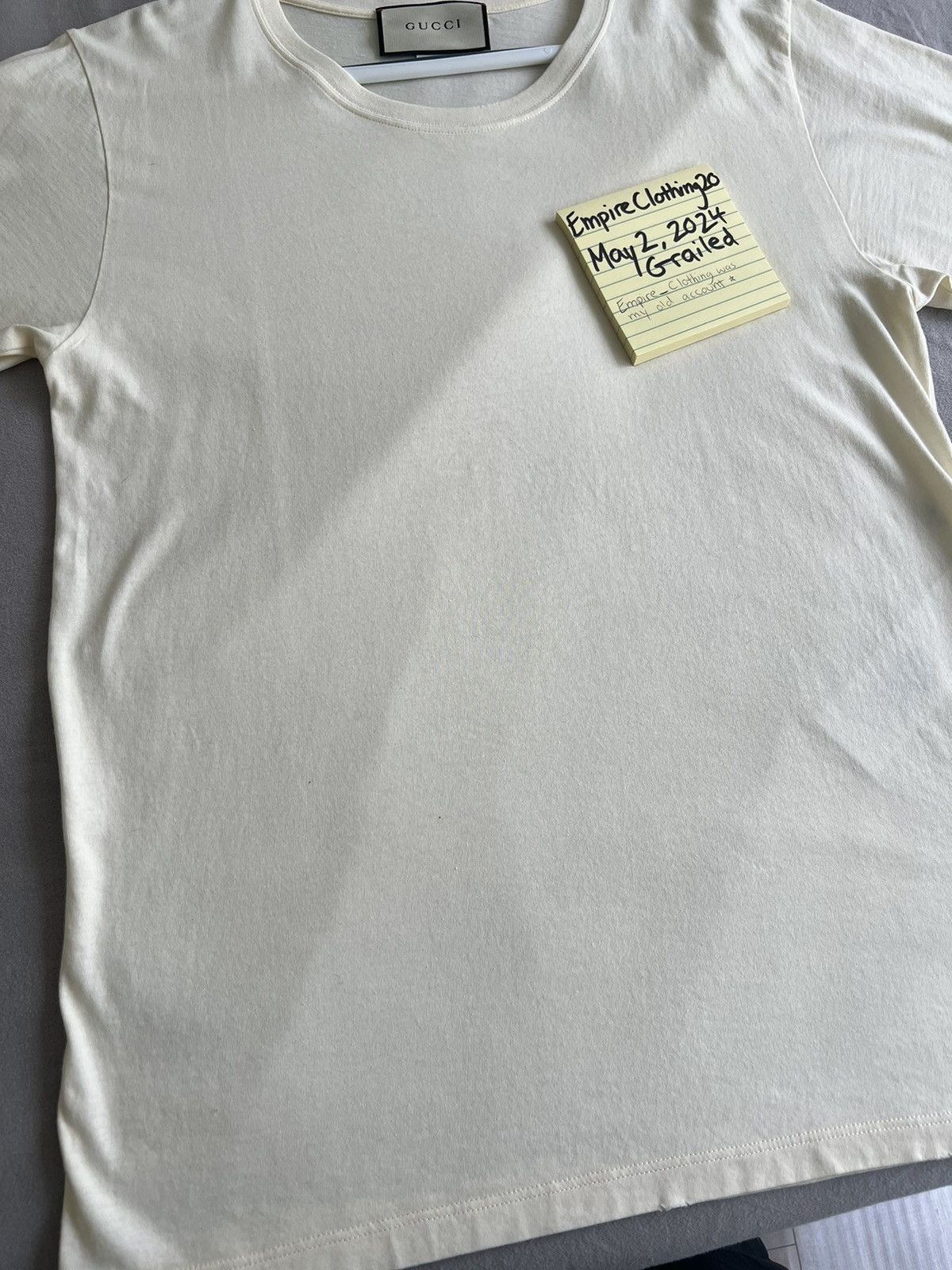 Gucci Gucci Offwhite/Beige Tshirt “Gucci” on Back Size US M / EU 48-50 / 2 - 8 Thumbnail