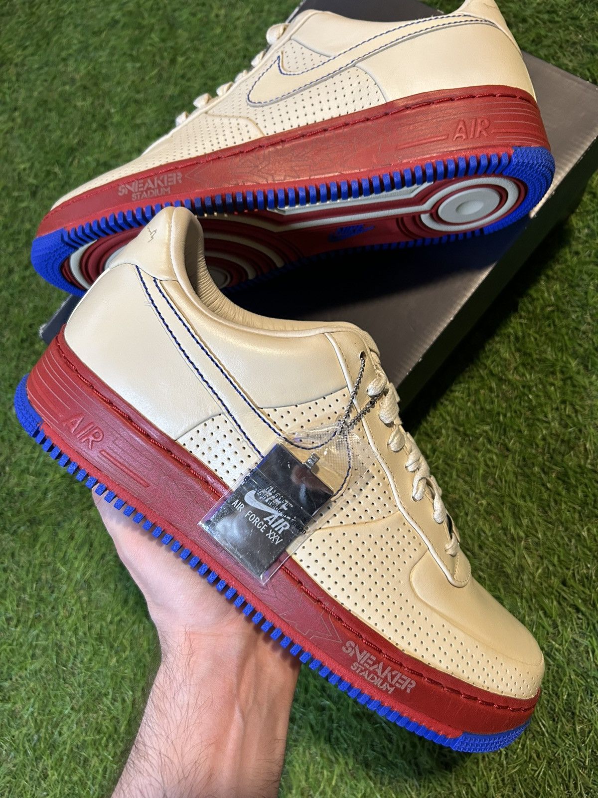 Nike DS Nike Air Force One Philly Sneaker Stadium Size US 10.5 / EU 43-44 - 2 Thumbnail