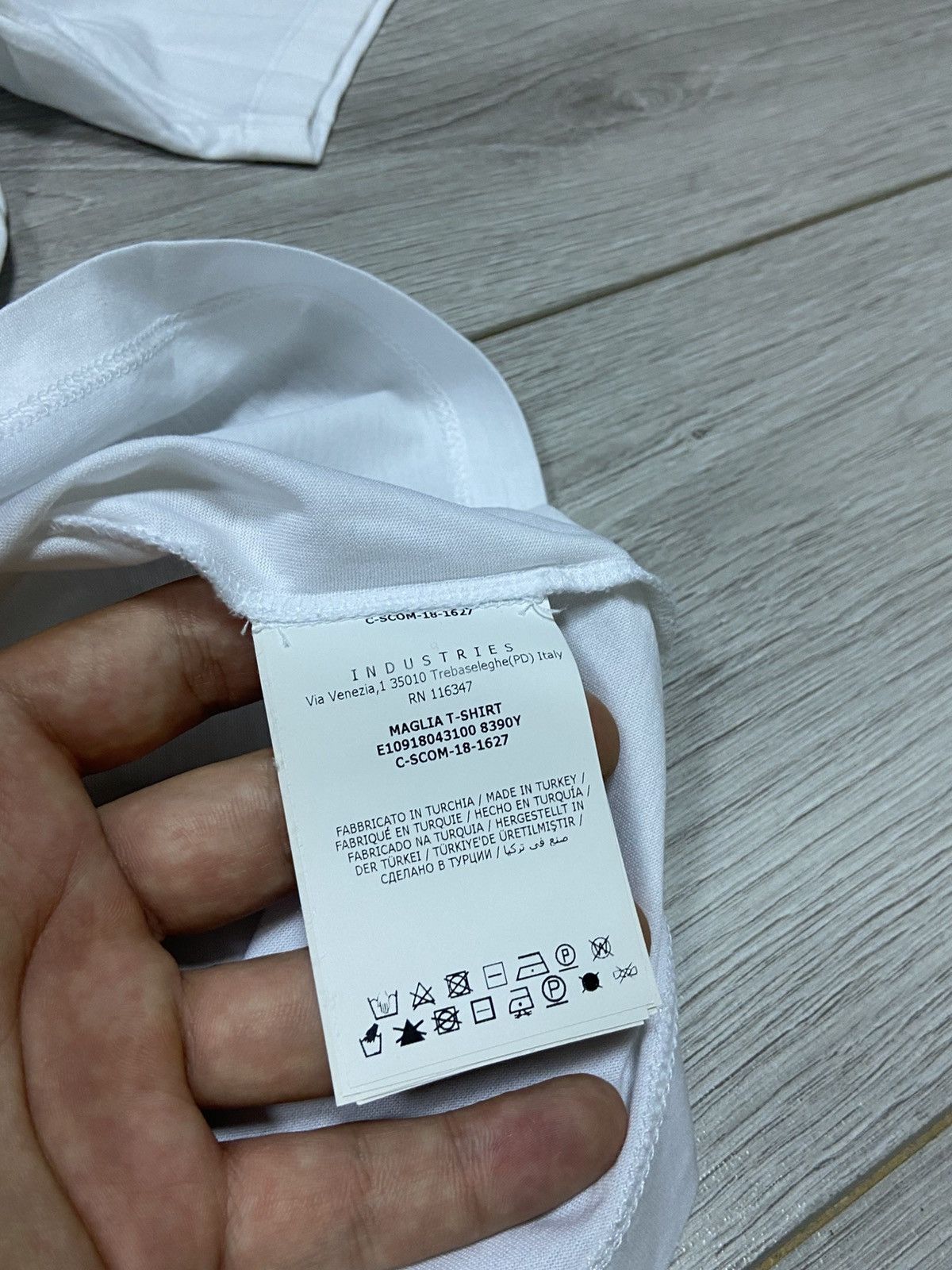 Moncler Moncler France 🇫🇷 big M nylon logo t-shirt Size US XL / EU 56 / 4 - 5 Thumbnail