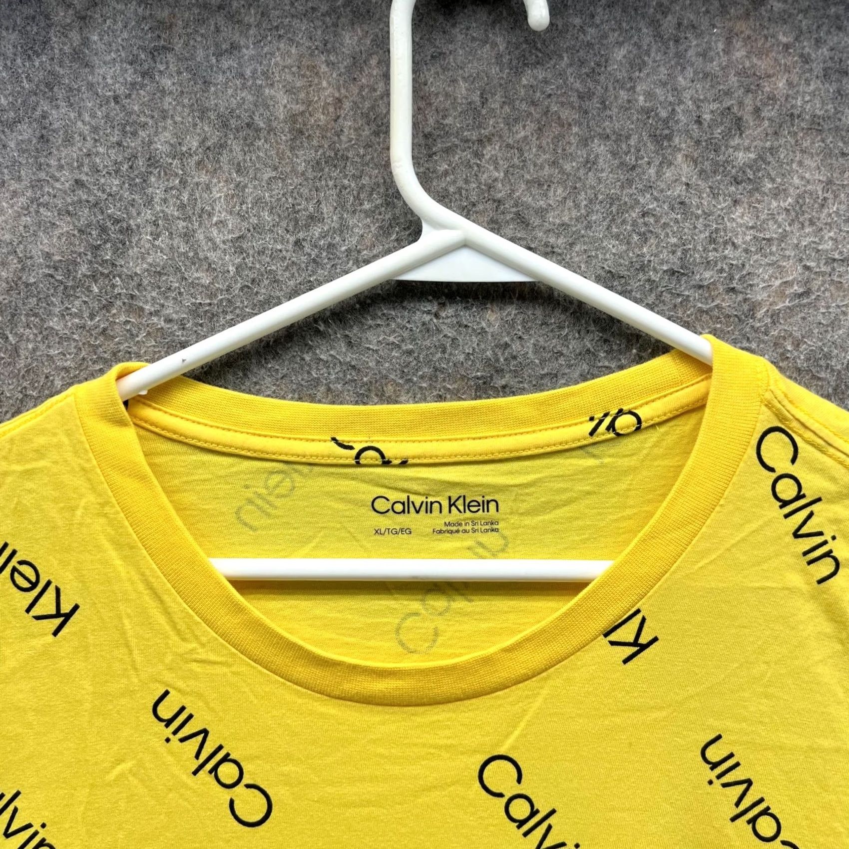Calvin Klein Calvin Klein Shirt XL Mens Yellow All Over Logo Print Short Sleeve Tee Size US XL / EU 56 / 4 - 5 Thumbnail
