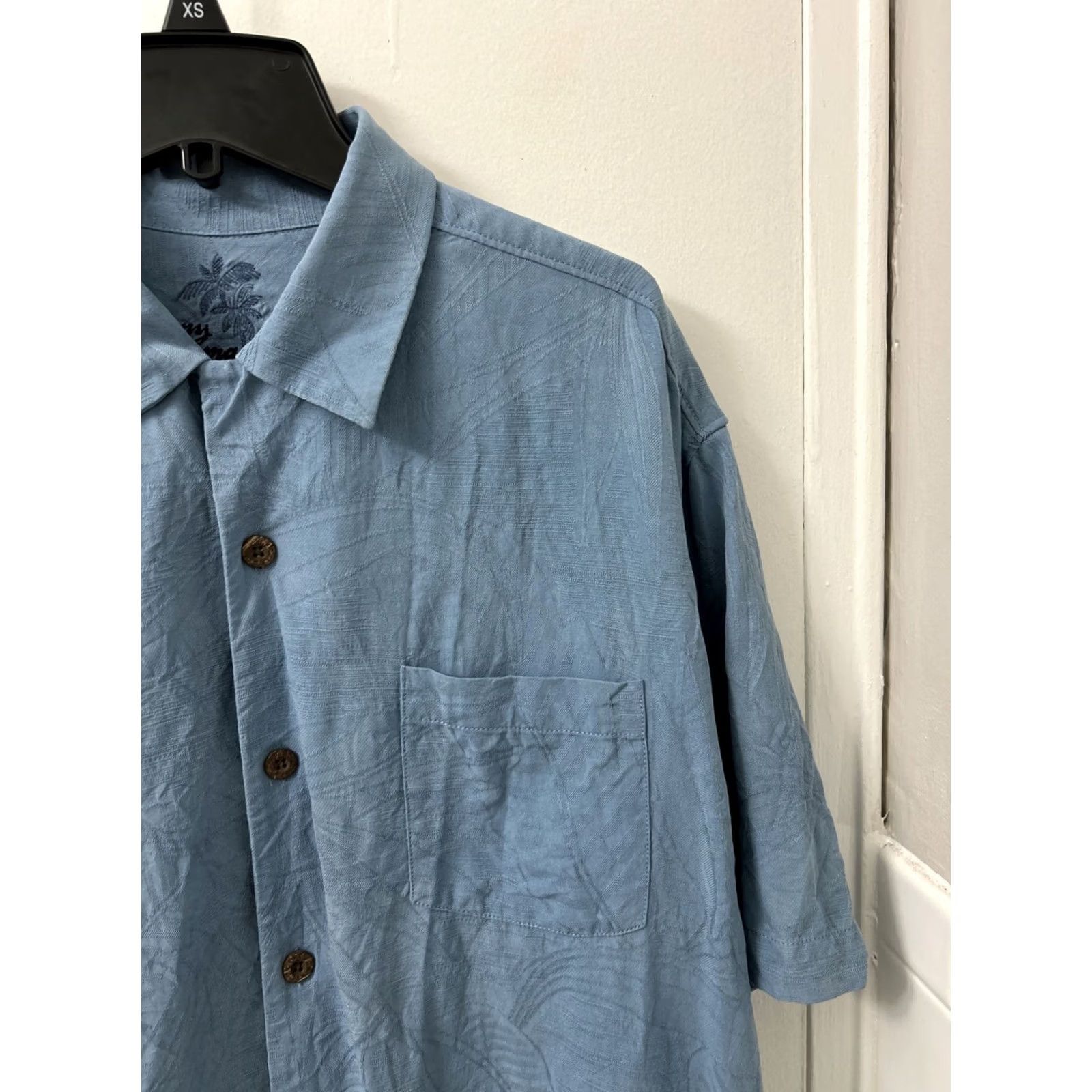 Tommy Bahama Tommy Bahama Shirt Mens S Blue 100% Silk Short Sleeve Button-Down Pocket Tropical Regular Fit Size US S / EU 44-46 / 1 - 4 Thumbnail