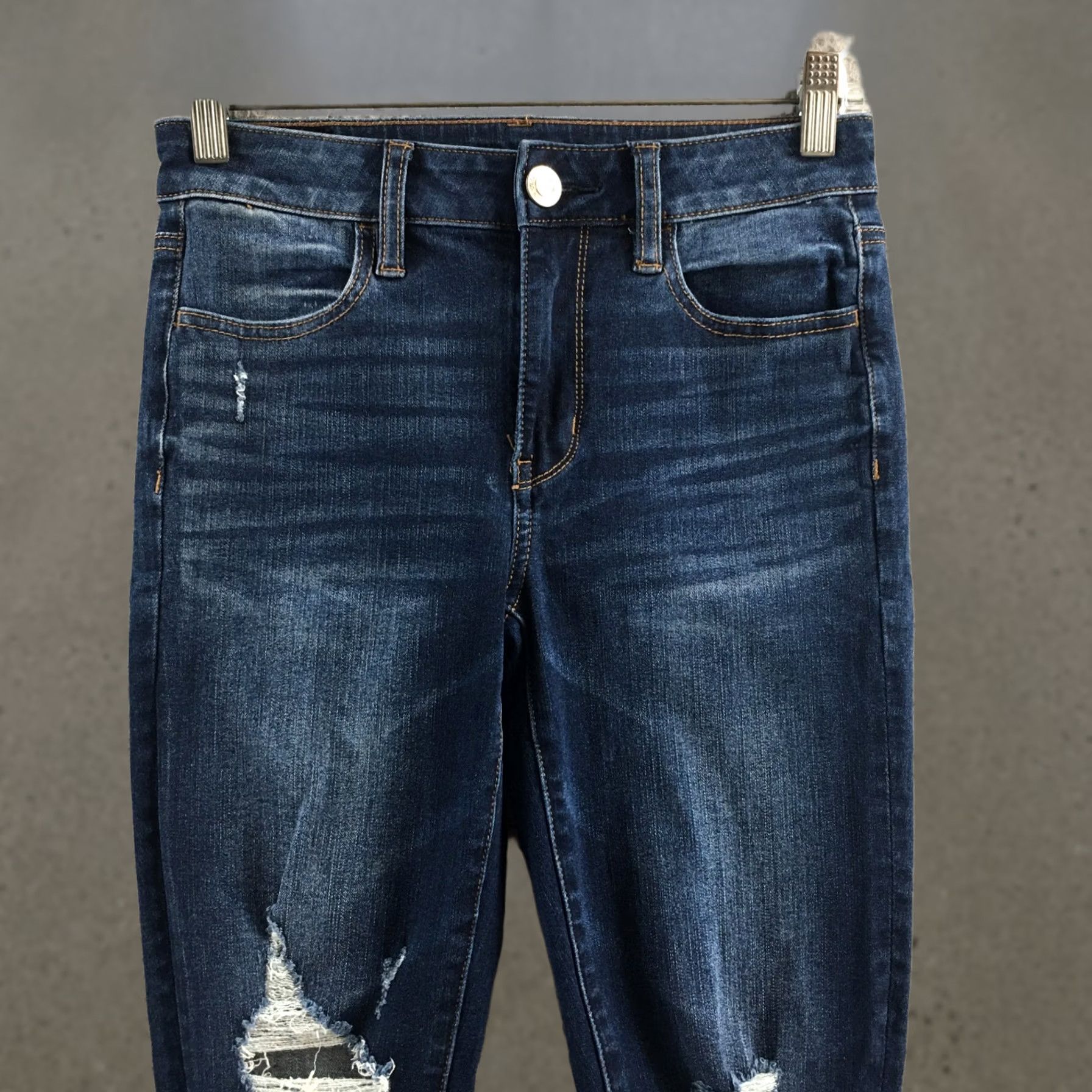 American Eagle Outfitters American Eagle Outfitters Jeans Womens 8 Blue Distressed Skinny Mid Rise Denim Zip Fly Jeans Mens Womens Girls Boys? Size 30" / US 8 / IT 44 - 1 Thumbnail