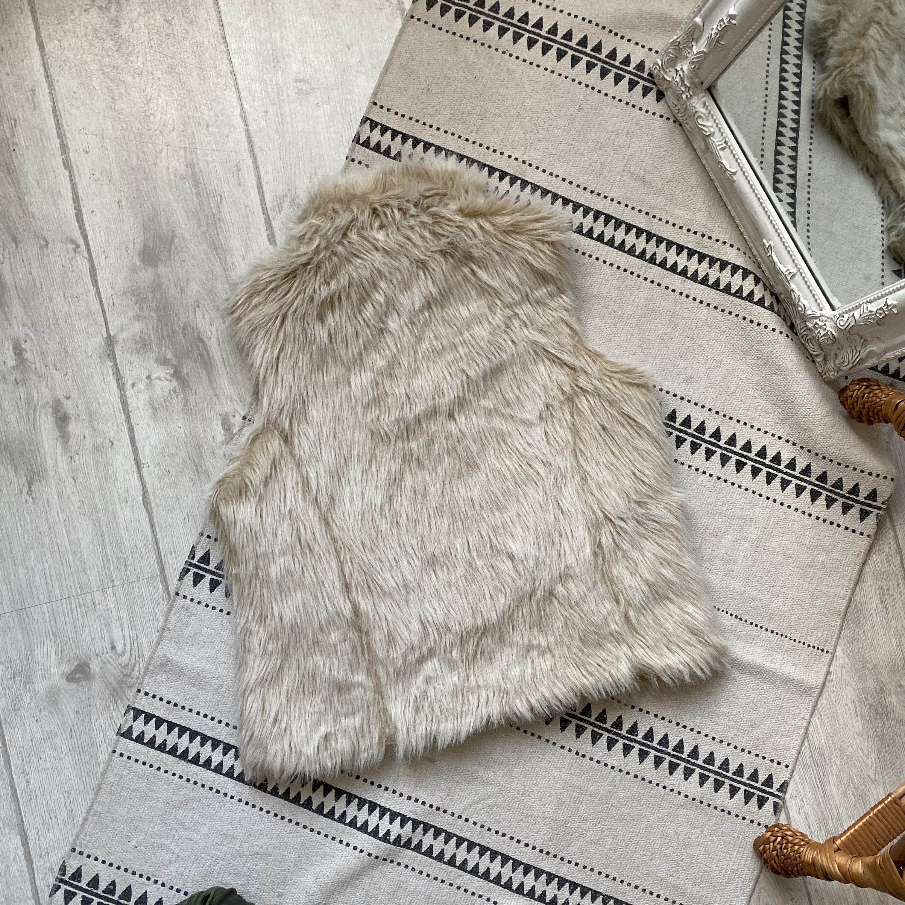 If Six Was Nine Vintage 2000s cropped Faux fur vest Avant-garde Y2K Size M / US 6-8 / IT 42-44 - 5 Thumbnail