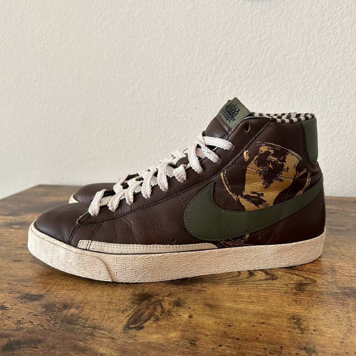 Nike RARE! 2006 IPC Blazer high football soccer club Size US 12 / EU 45 - 2 Thumbnail