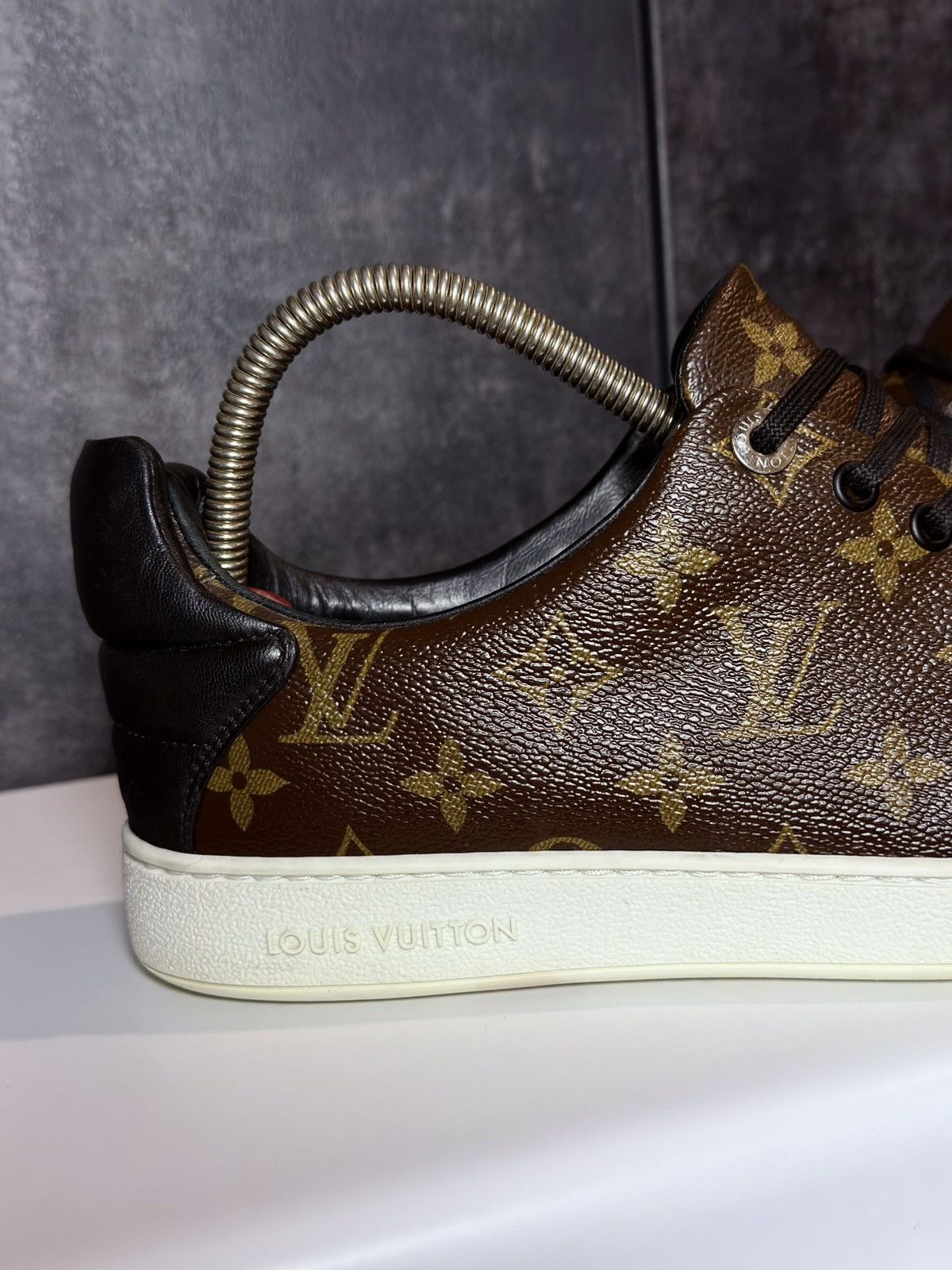 Louis Vuitton Rare Louis Vuitton Frontrow Low Top Sneakers Luxury Size US 9.5 / EU 42-43 - 10 Thumbnail