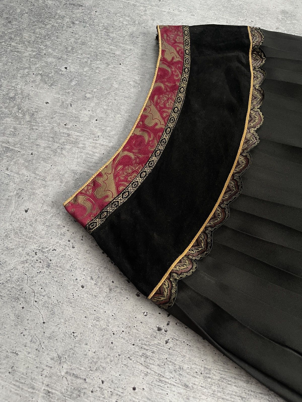 Roberto Cavalli Roberto Cavalli Leather and Silk Skirt Size S Size 25" / US 0 / IT 36 - 10 Thumbnail