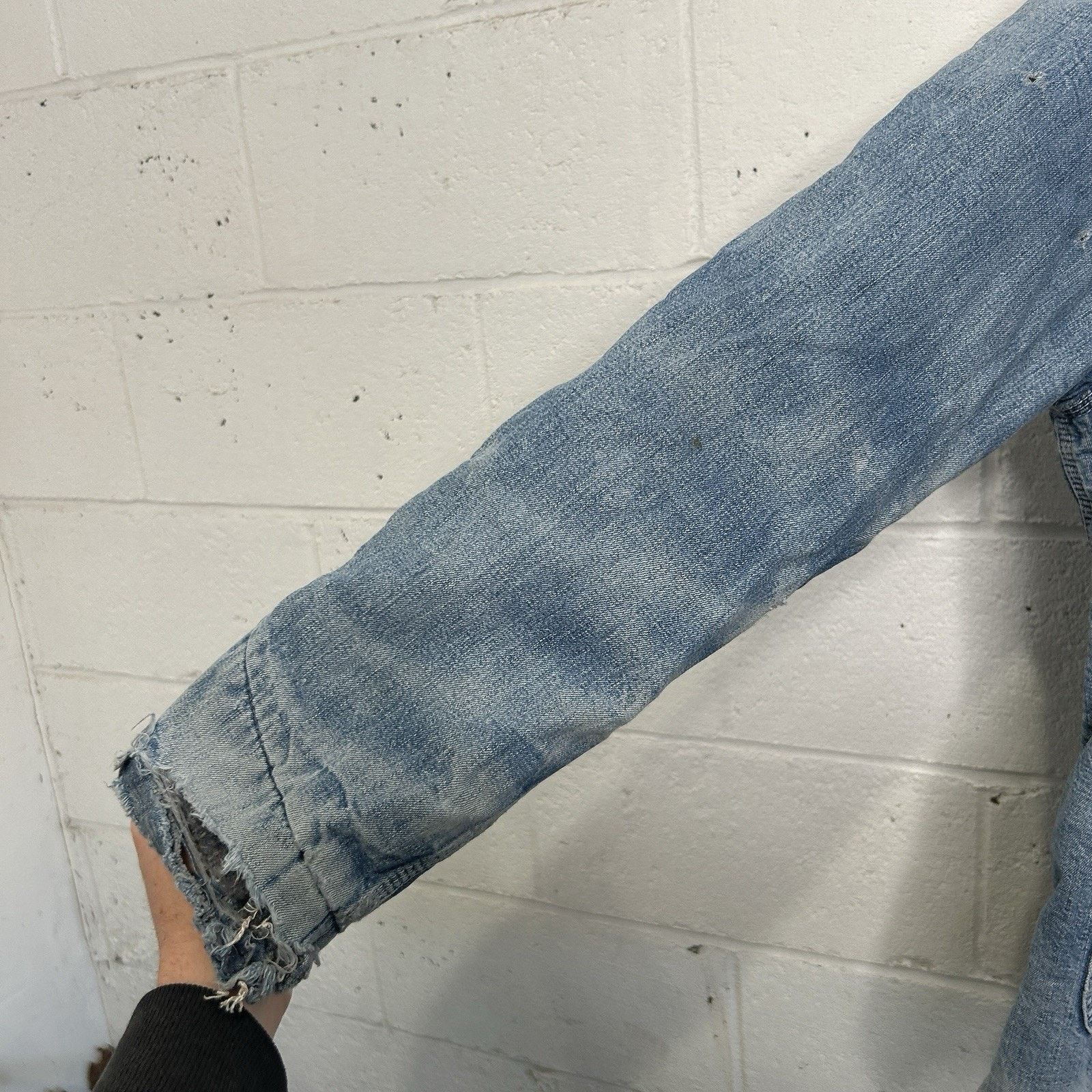 Carhartt Thrashed Vintage Carhartt Blanket-Lined Chore Coat “Denim” Size US L / EU 52-54 / 3 - 5 Thumbnail