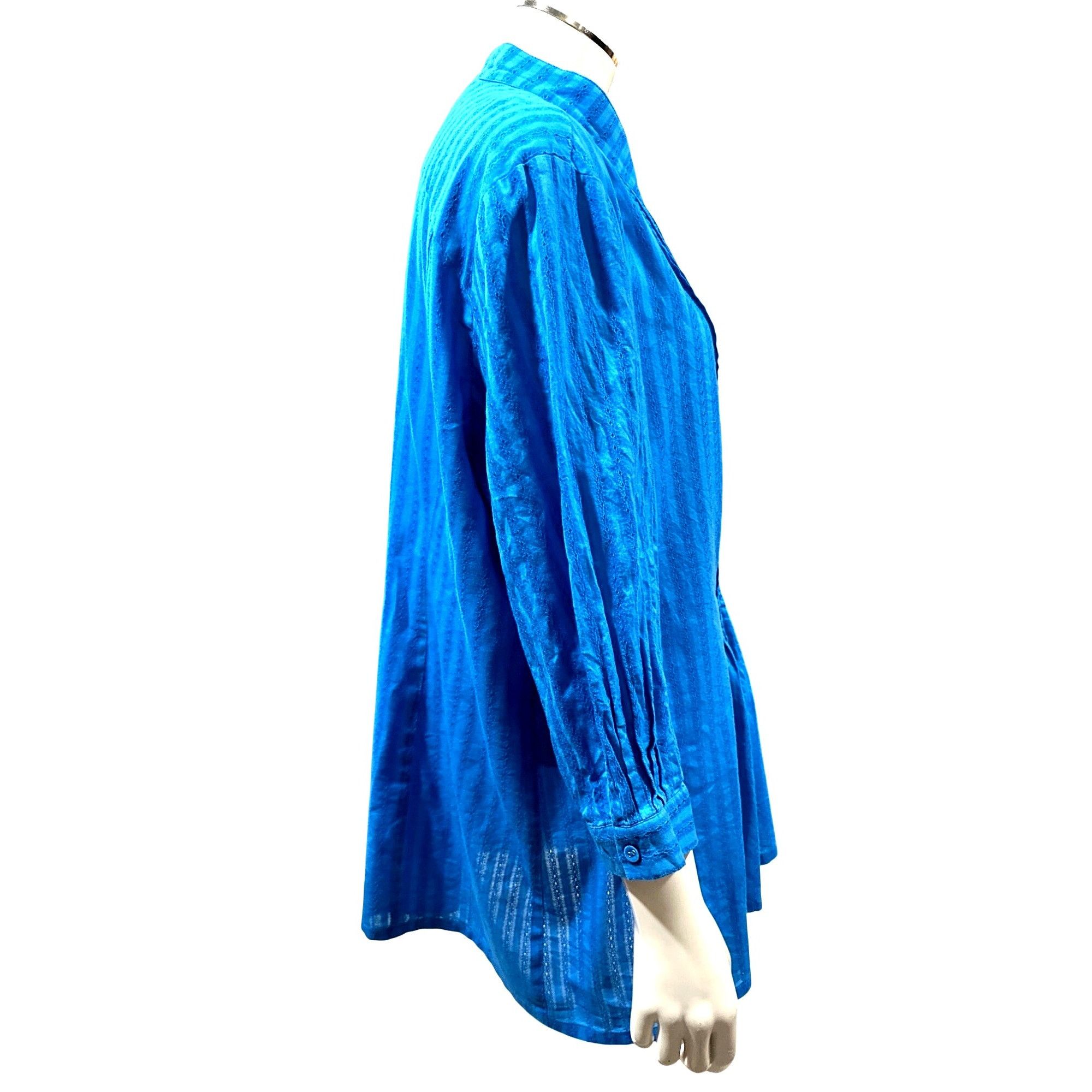 Chicos Chicos Button up Blue Pintuck Tunic Blouse Boho Chic Half Sl Size XL / US 12-14 / IT 48-50 - 2 Thumbnail
