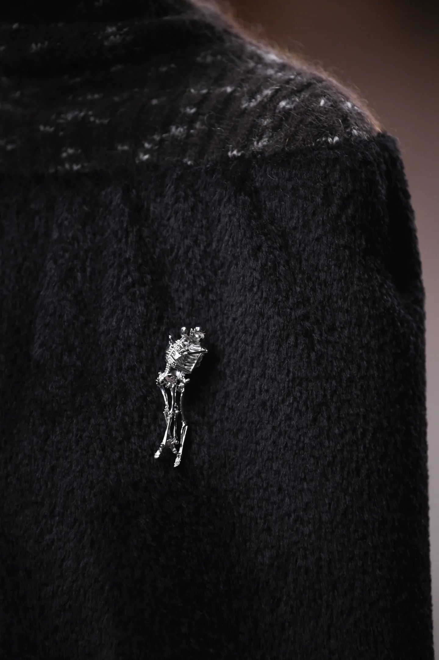 Raf Simons RARE Raf Simons AW22 Runway Kissing Skeleton Brooch Size ONE SIZE - 1 Thumbnail