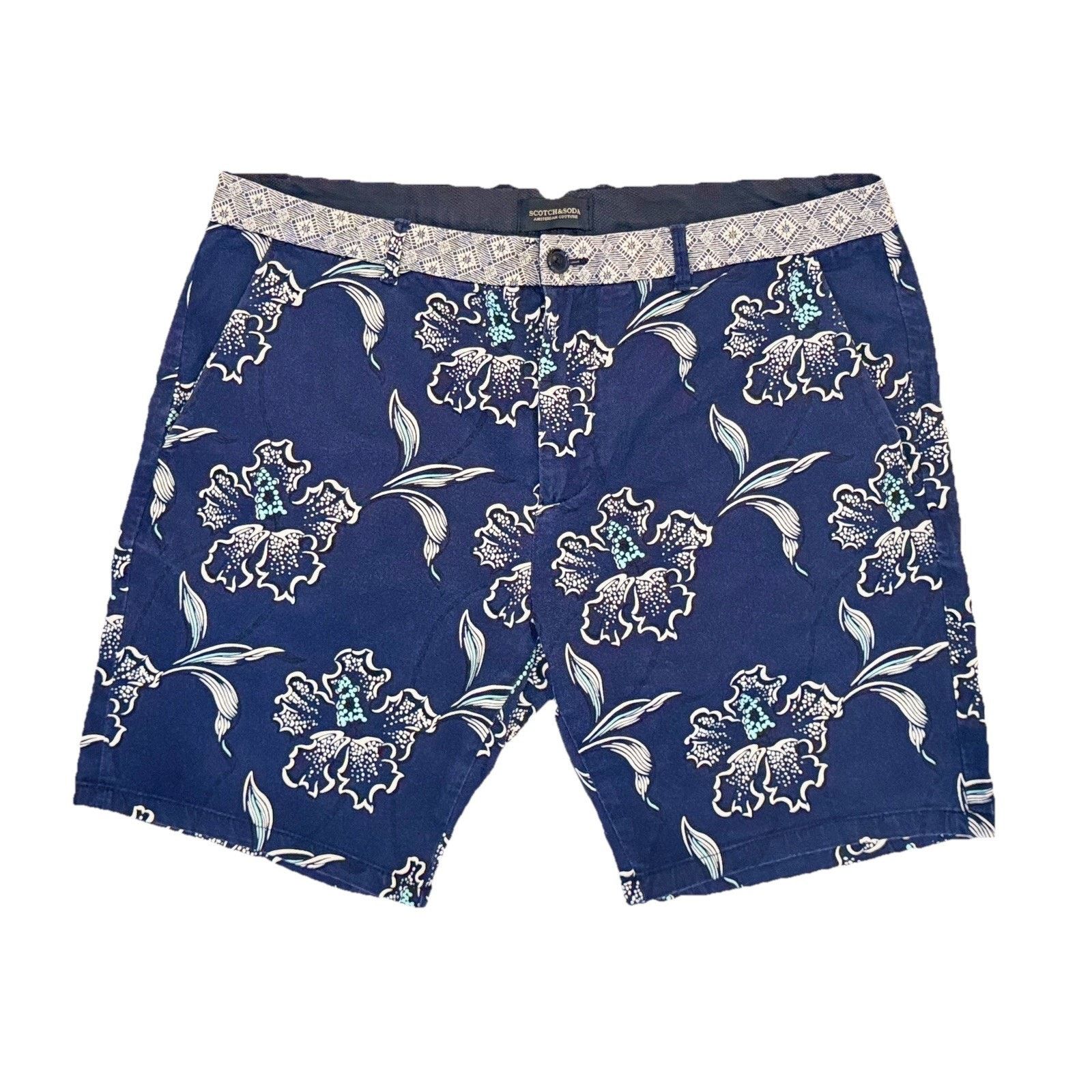 Scotch & Soda Scotch & Soda Navy Floral Bermuda Shorts in Size 36 Size US 36 / EU 52 - 1 Thumbnail