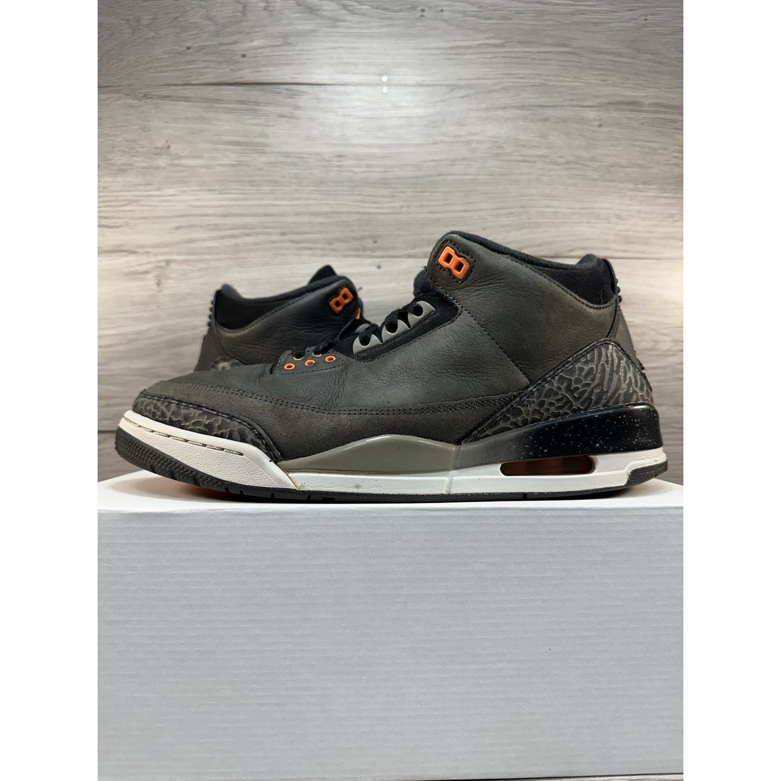 Jordan Brand Jordan 3 Retro Fear 2023 - Size 12 Size US 12 / EU 45 - 1 Thumbnail