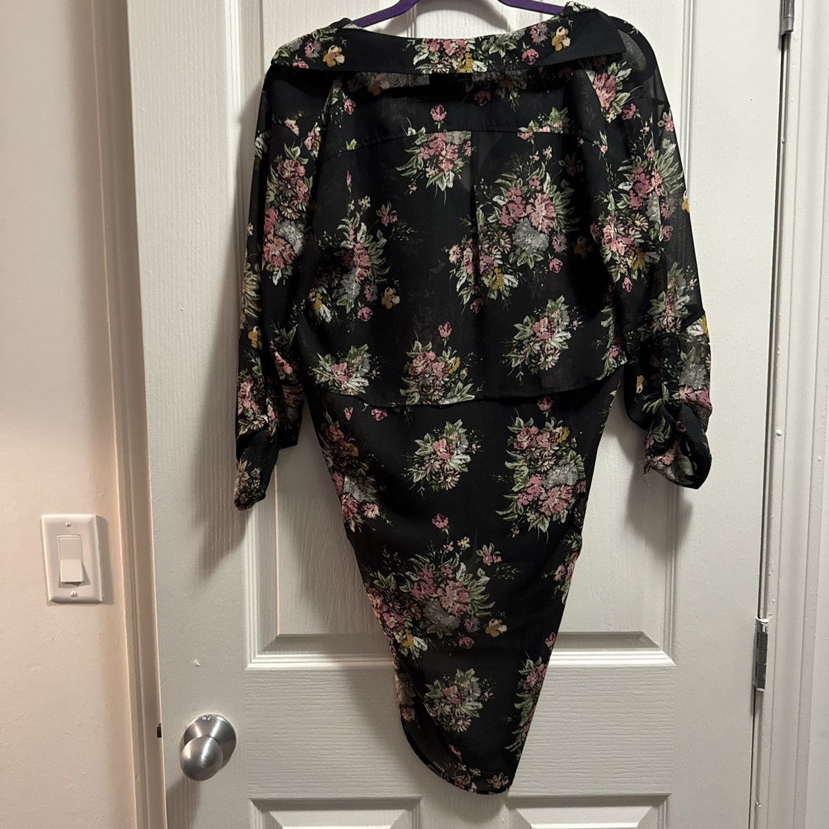 Anthropologie Line & Dot Sheer Floral Oversized Blouse Size S / US 4 / IT 40 - 2 Thumbnail