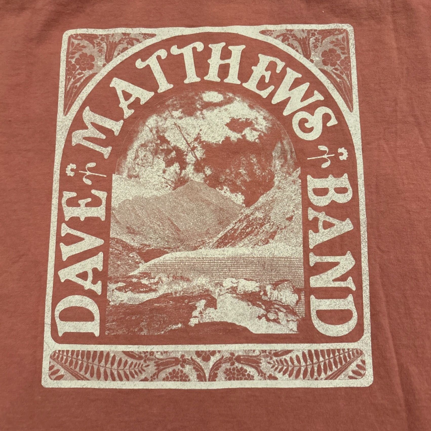 Vintage VINTAGE Dave Matthews Band Landscape Graphic Shirt XL Official Salmon Men Men’s XL Crew Neck Short Sleeve Graphic Print Music Band Theme All Seasons Size US XL / EU 56 / 4 - 5 Thumbnail