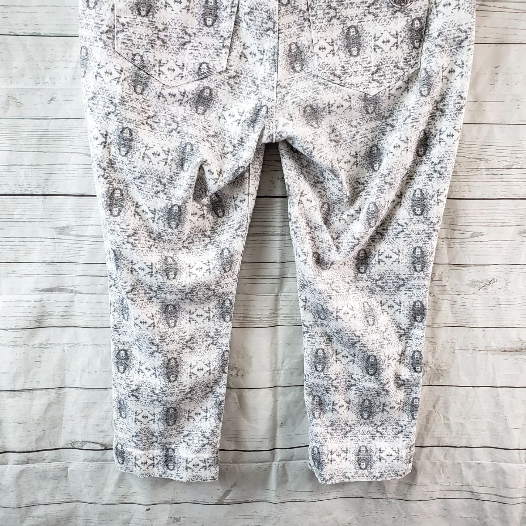 Vintage Laurie Felt Womens Cropped Jeans Sz S Gray White Mid Rise Denim Shirtless? No — (rearranged) Size 28" / US 6 / IT 42 - 4 Thumbnail