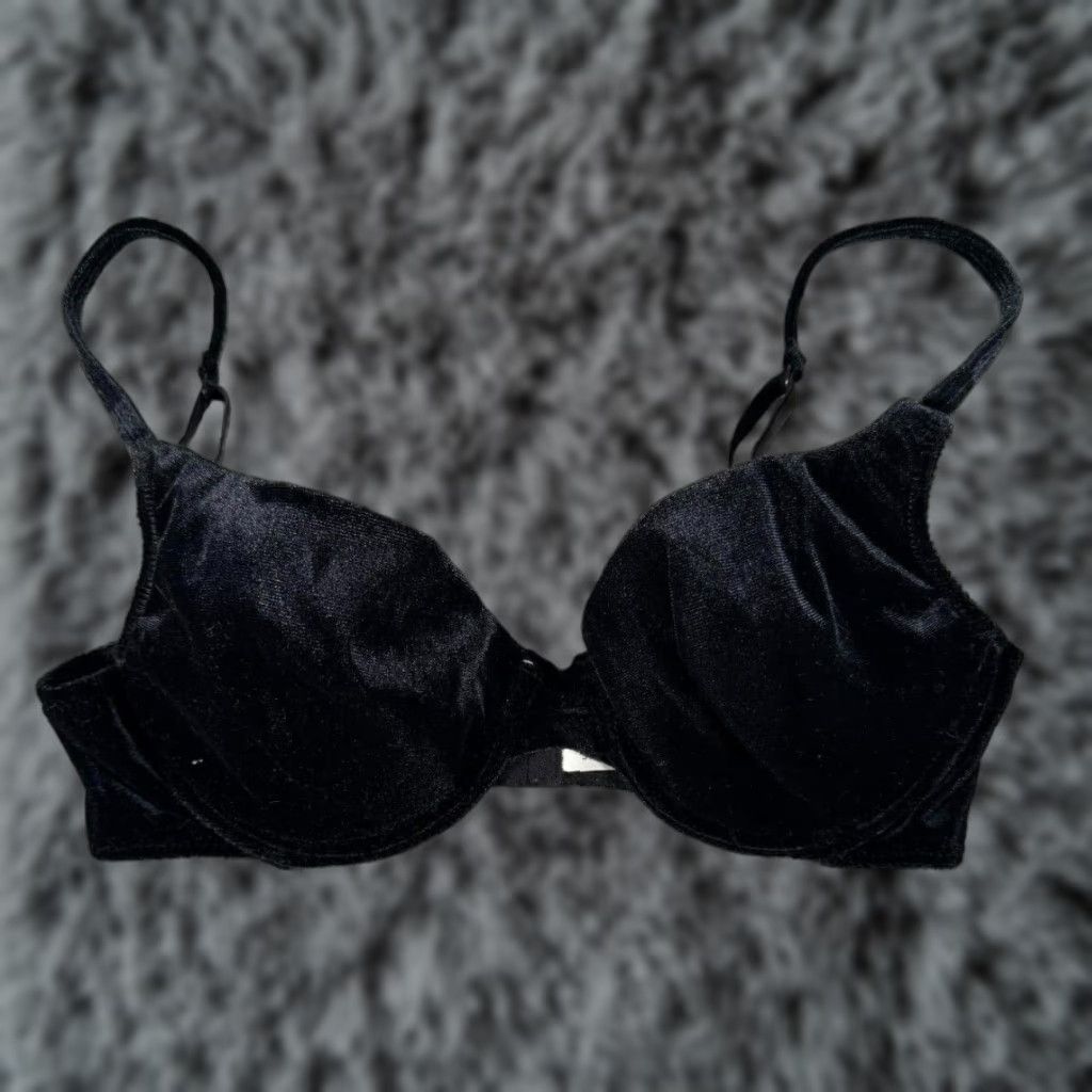 Victoria's Secret Viktoria’s Secret Velvet Bra 36B Underwire Victoria’s Secret Bra 90s Y2K Vintage Goth Romantic Black Velvet Bra Women Size ONE SIZE - 1 Thumbnail