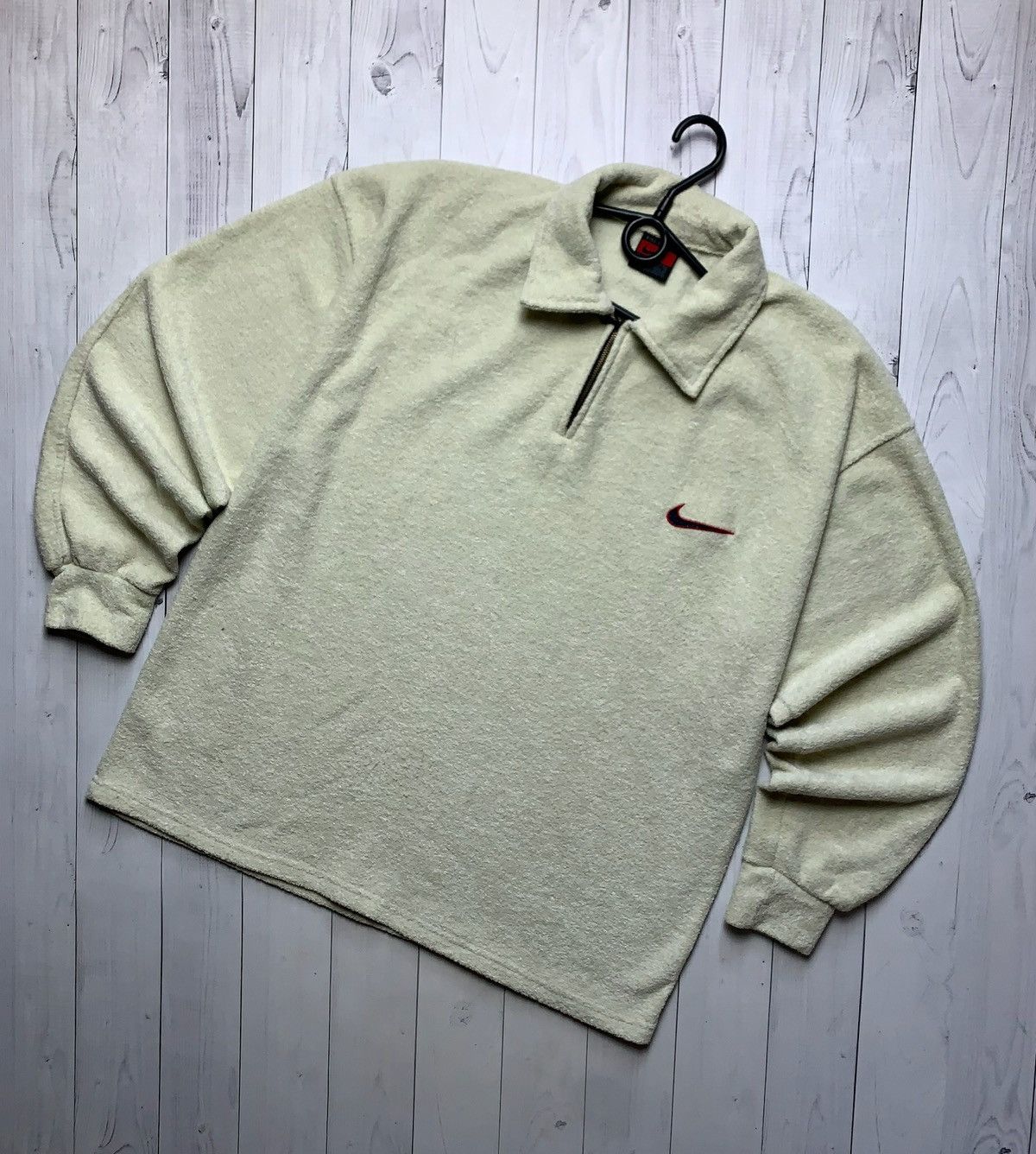 Vintage Vintage Nike Zip 1/4 Sweatshirt logo size XL Beige Size US XL / EU 56 / 4 - 1 Thumbnail