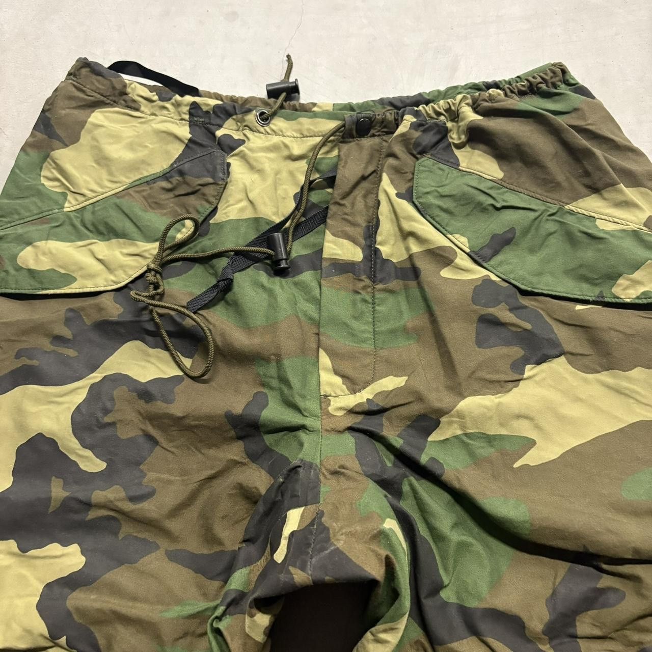 Vintage Crazy Vintage Y2K/2000s Super Baggy Camo Military style Slight Paint Splatter Track Pants! Size US 34 / EU 50 - 4 Thumbnail