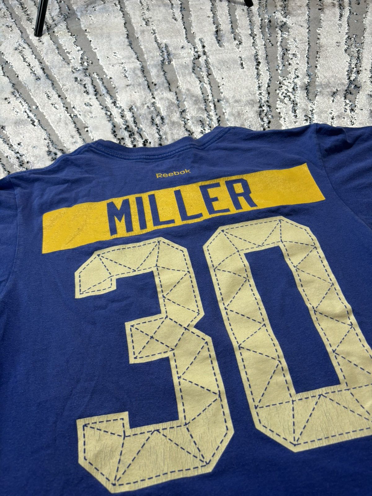 NHL Vintage Ryan Miller Buffalo Sabrs Tee Streetwear Logo NHL Size US M / EU 48-50 / 2 - 3 Thumbnail