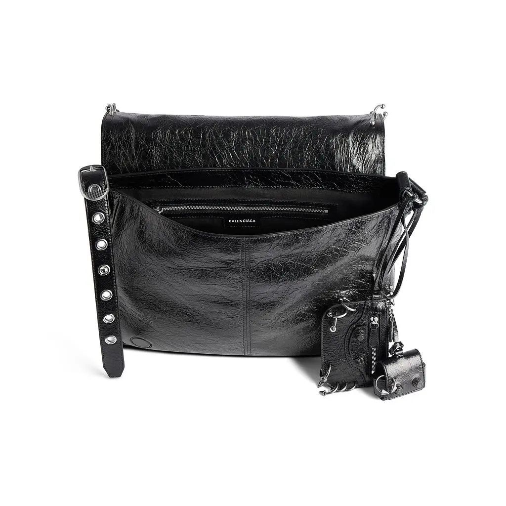Balenciaga o1srvl11e0825 Size: OS / Le Cagole Messenger Bag Medium Size ONE SIZE - 5 Thumbnail