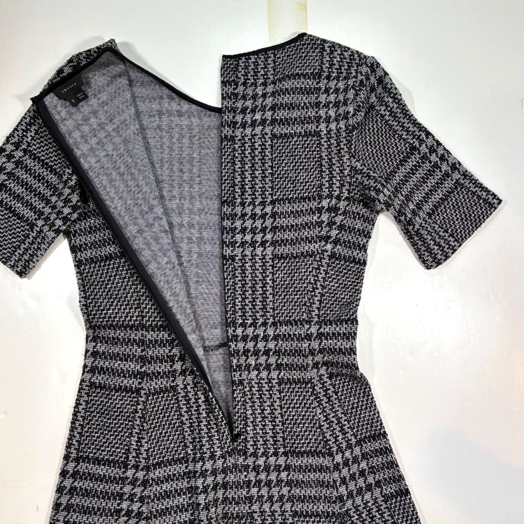 Theory EUC Theory Houndstooth Dress Black White Short Sleeve Zipper Knee Length Women Theory Dress Size 26" / US 2 / IT 38 - 4 Thumbnail