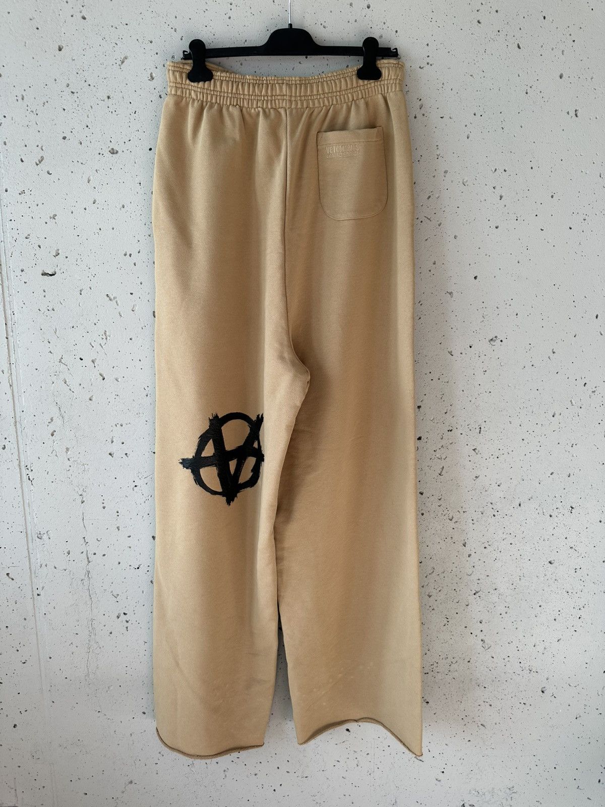 Vetements Vetements Anarchy wide leg sweatpants *RARE* Size US 34 / EU 50 - 2 Thumbnail