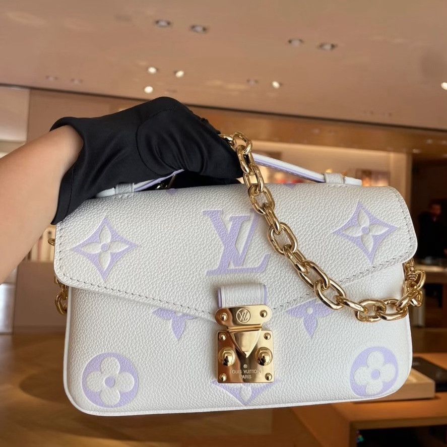 Louis Vuitton Pre-loved Bag Very good condition Size ONE SIZE - 1 Thumbnail