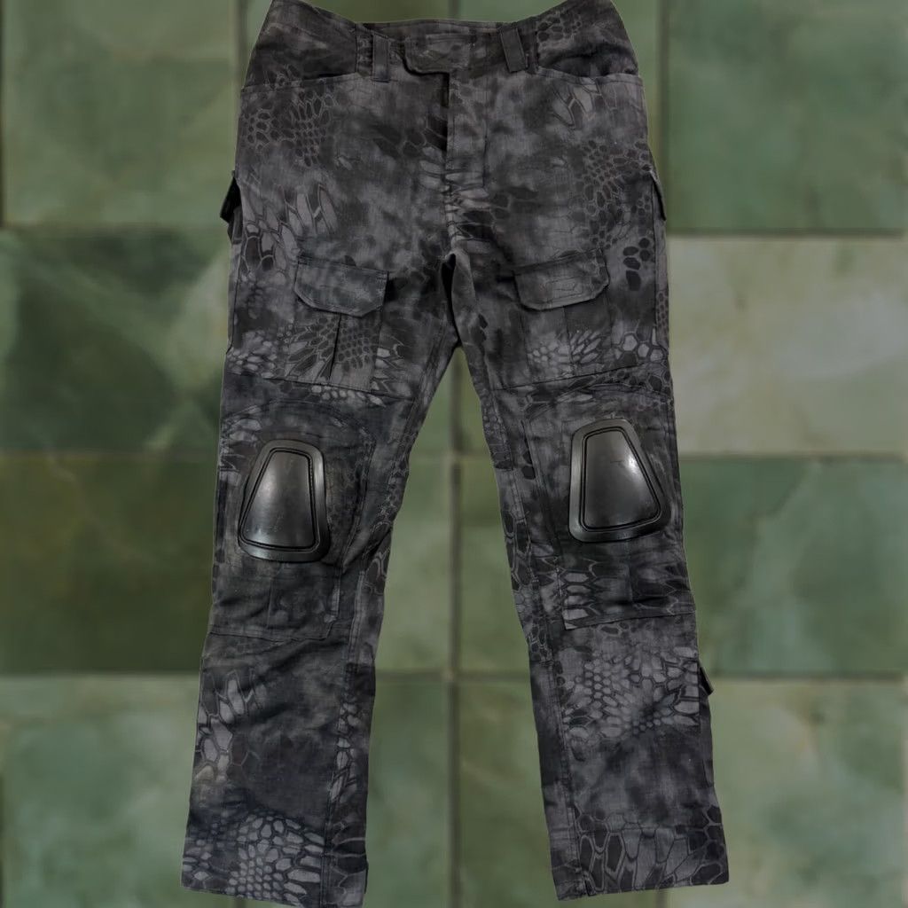 Vintage VINTAGE 5.11 Tactical Pants Men 32x32 Camo Cargo Taclite Ripstop Knee Pad Military Zip Pac Size US 32 / EU 48 - 1 Thumbnail
