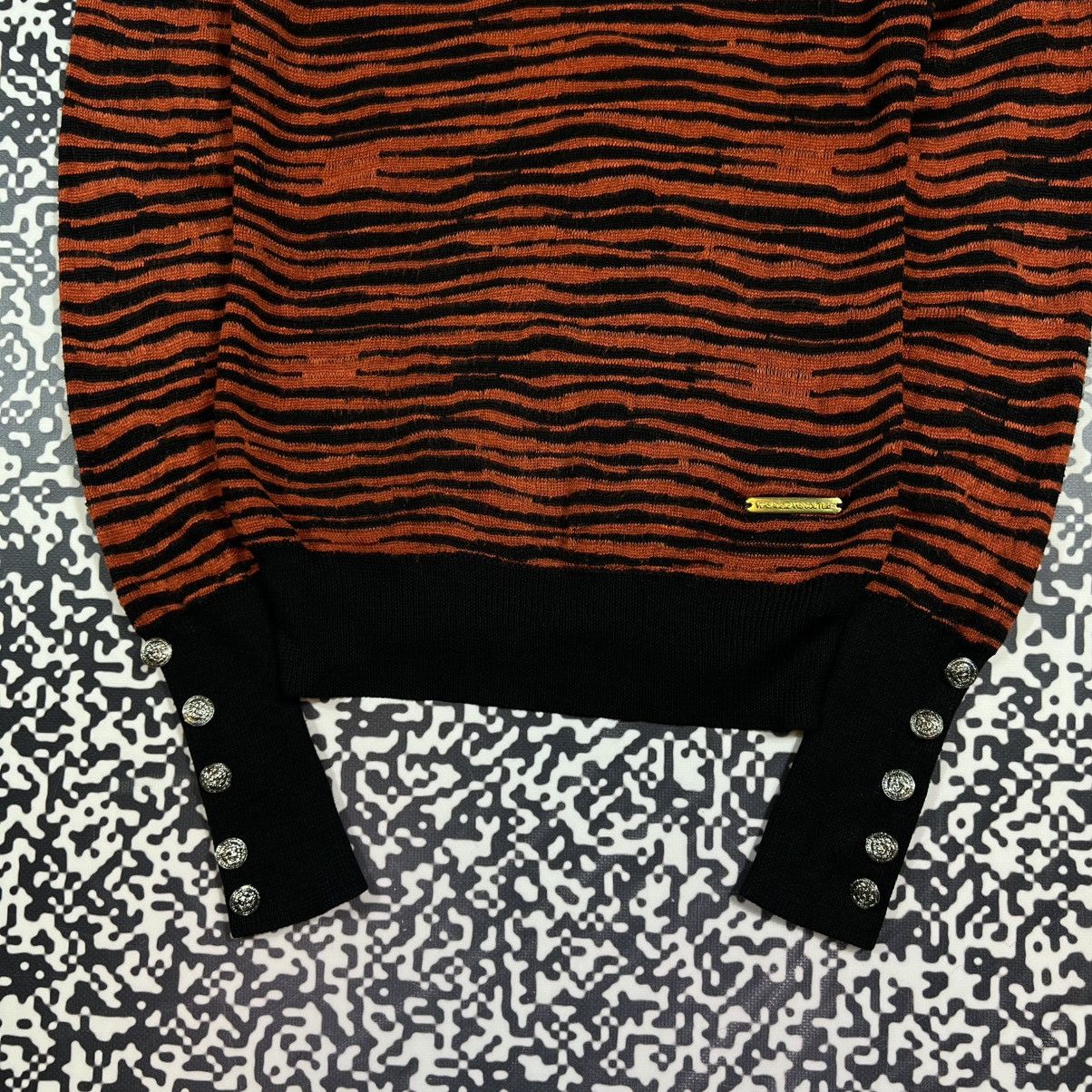 Versace Vintage Y2K Versace Tiger Striped Print Luxury Retro Sweater Size M / US 6-8 / IT 42-44 - 4 Thumbnail