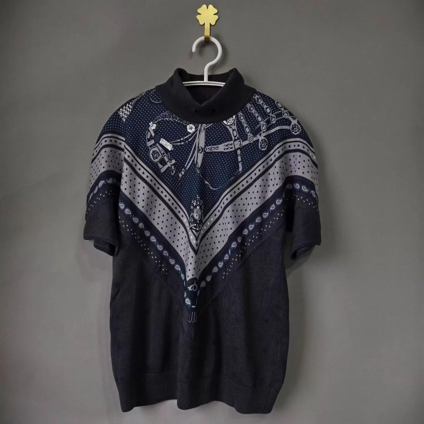 Hermes HERMES colorblocked short-sleeve knit sweater 34 Size XS / US 0-2 / IT 36-38 - 1 Thumbnail