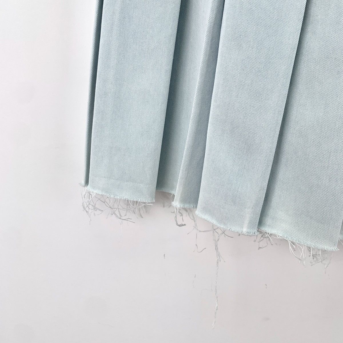 Miu Miu MiuMiu 2022 Pale Blue Cotton Casual Pleated Mini Skirt K26WX Size 26" / US 2 / IT 38 - 4 Thumbnail